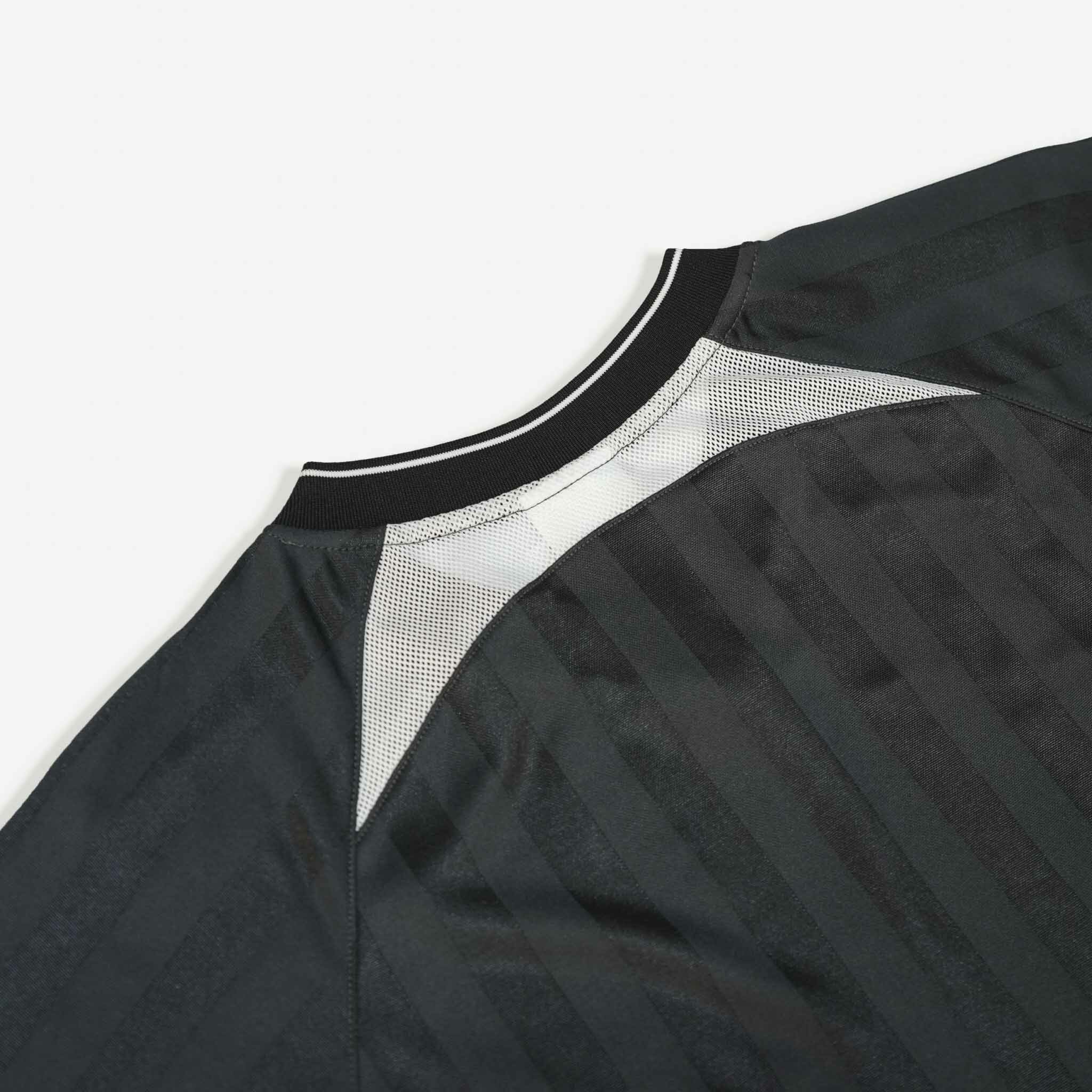 momoclothinglab QUEST 拼接足球衣 秋冬穿搭首選 穿搭推薦男 穿搭推薦女 ootd