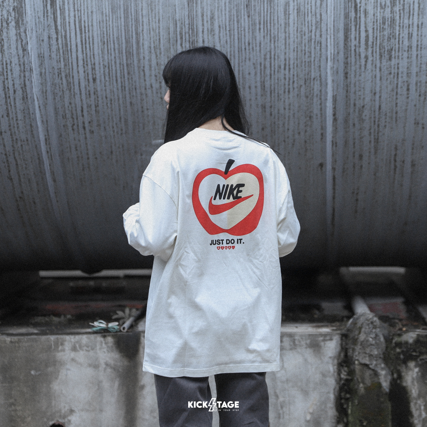 女款 NIKE AS W NSW LS TOP OS VDAY GCEL 米白 情人節 蘋果 愛心 小刺繡 長T【IB1670】25VD