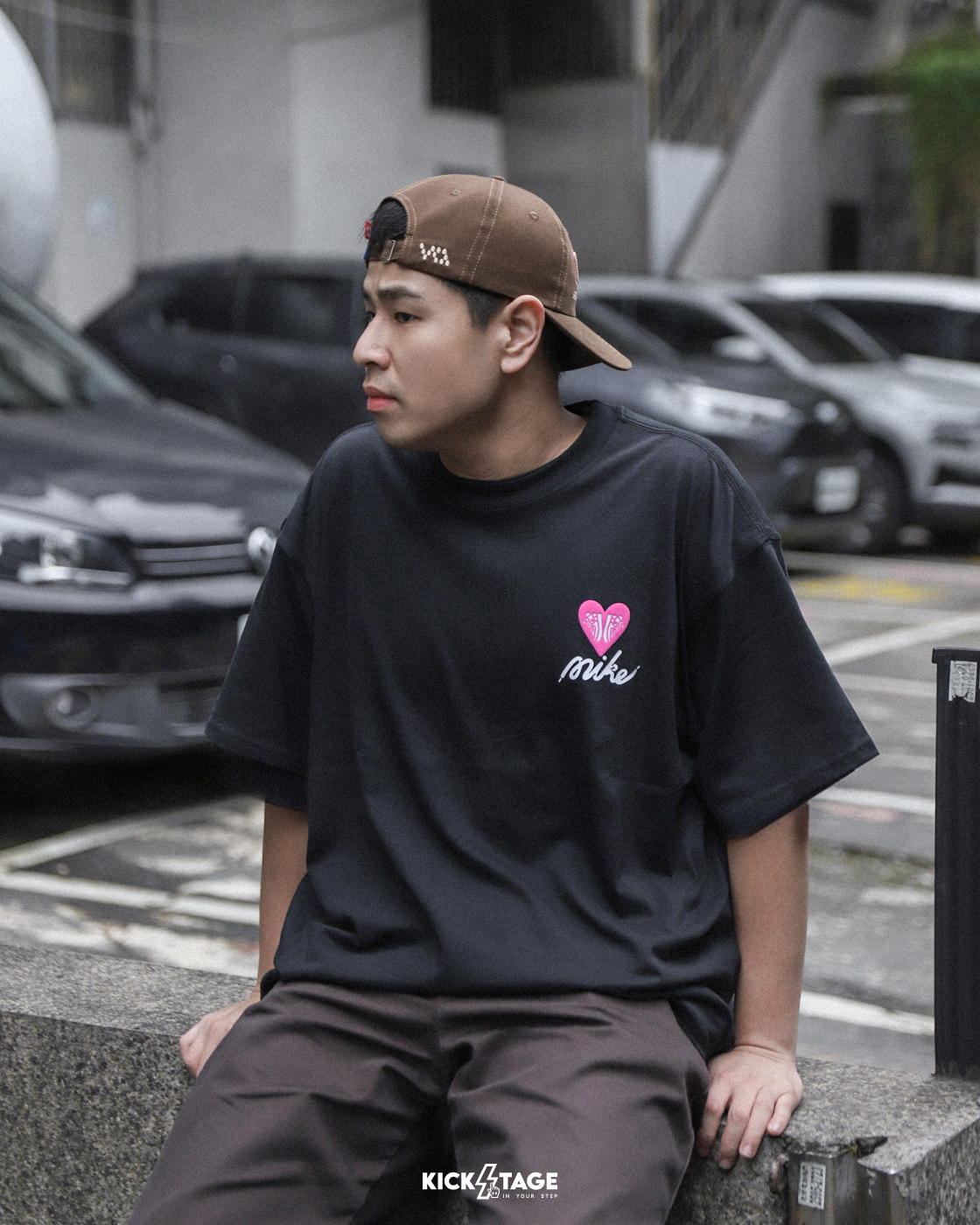 男款 NIKE AS U NSW TEE M90 OC V DAY 黑色 SHOE LOVES ME 情人節 短T【HJ0585-010】25VD