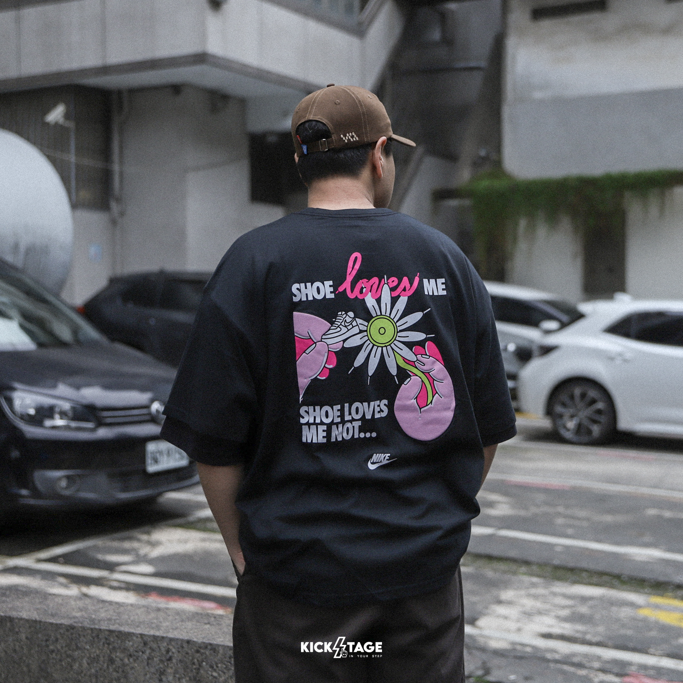 男款 NIKE AS U NSW TEE M90 OC V DAY 黑色 SHOE LOVES ME 情人節 短T【HJ0585-010】25VD