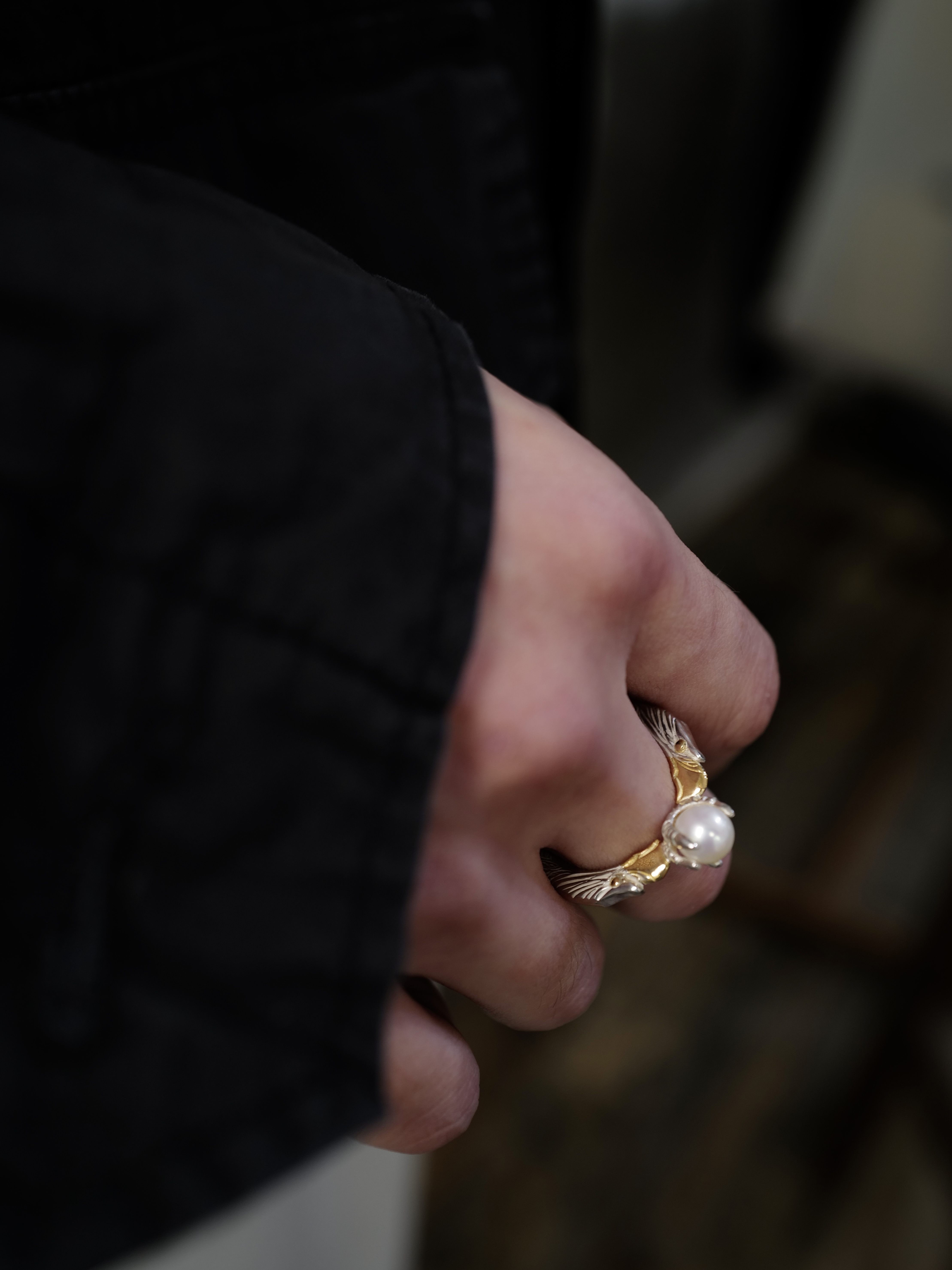 金嘴金眼珍珠雙頭鷹戒