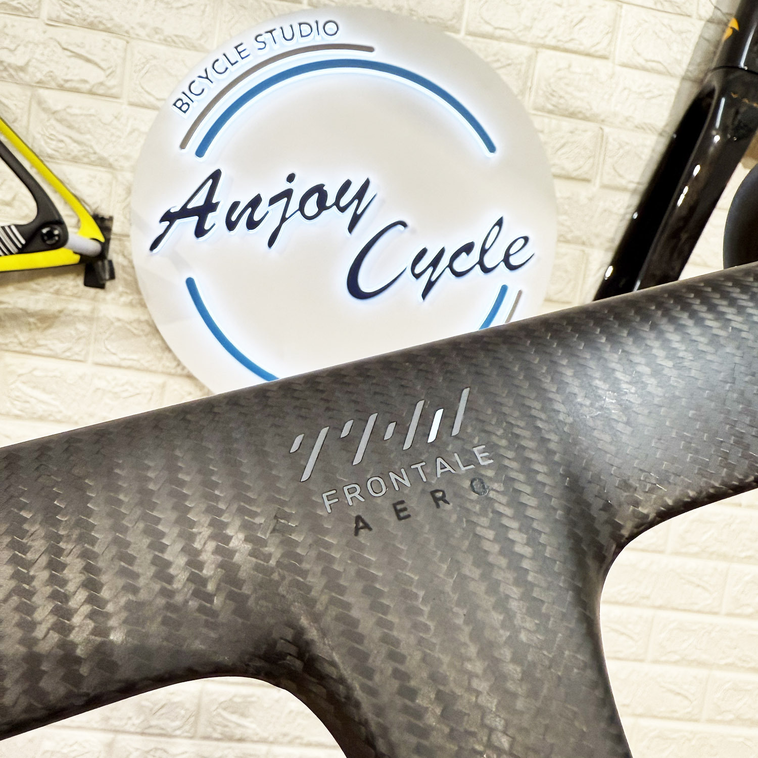 THM FRONTALE AERO Carbon Combobar｜Lightweight & Aero