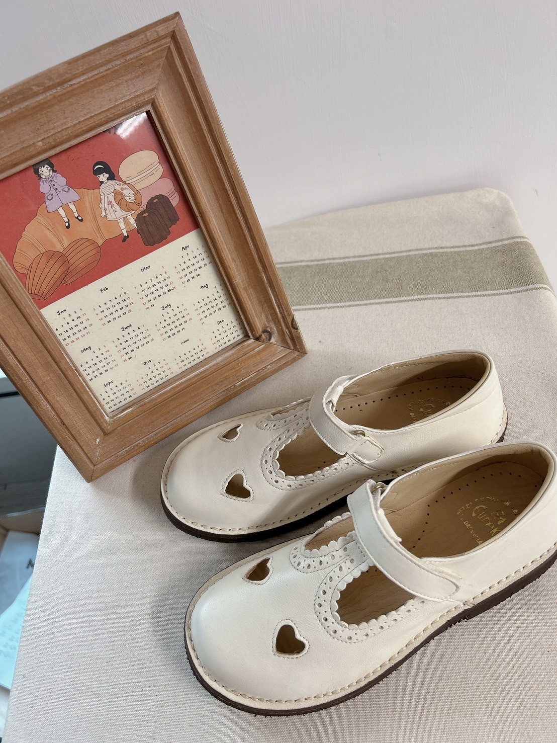 EUREKA 真皮雕花愛心鞋 魔鬼氈 (現貨)