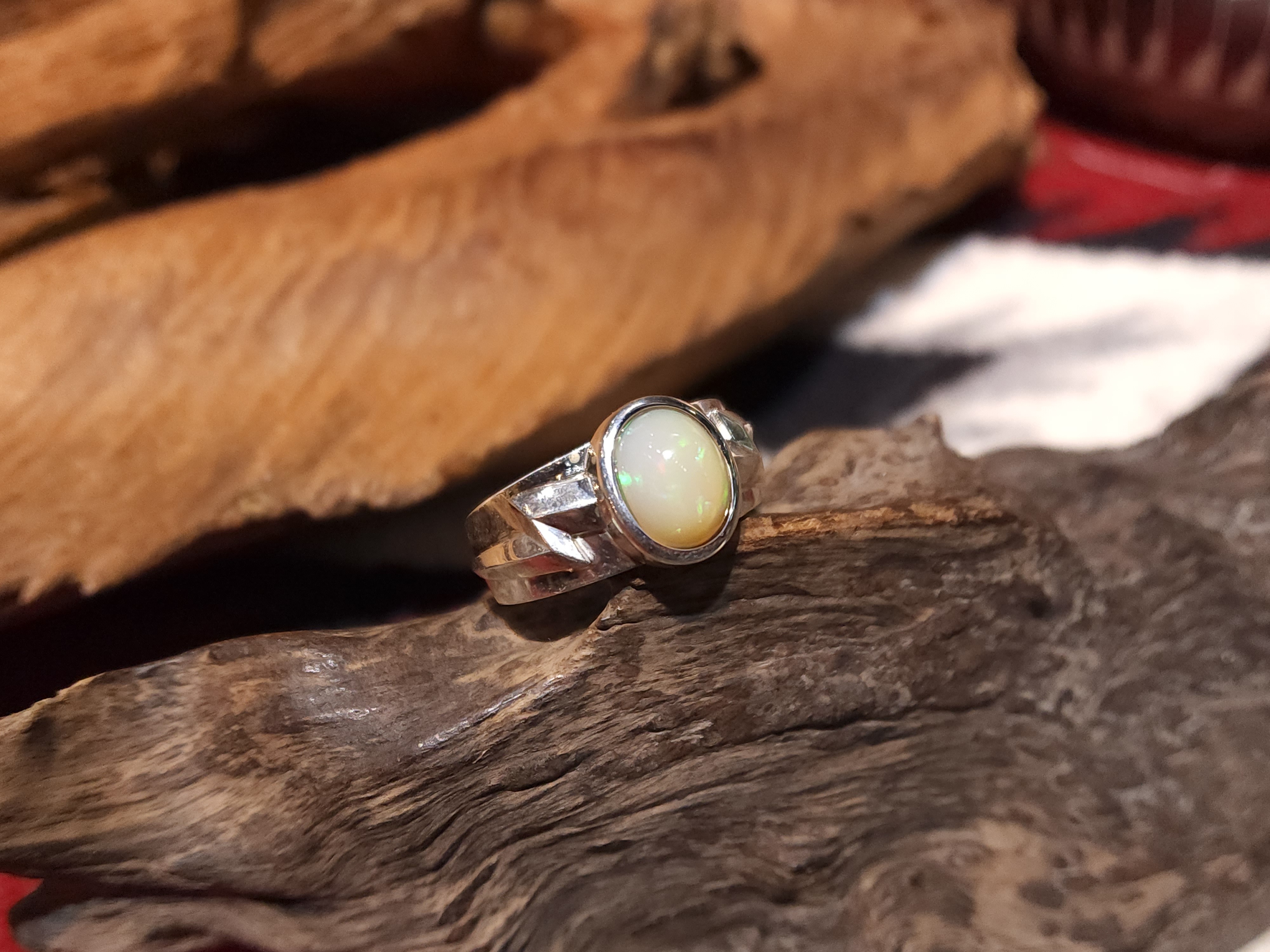 *Black Venom Jewelry- Freedom & Prayer 純銀閃電戒鑲 非洲衣索比亞蛋白石。