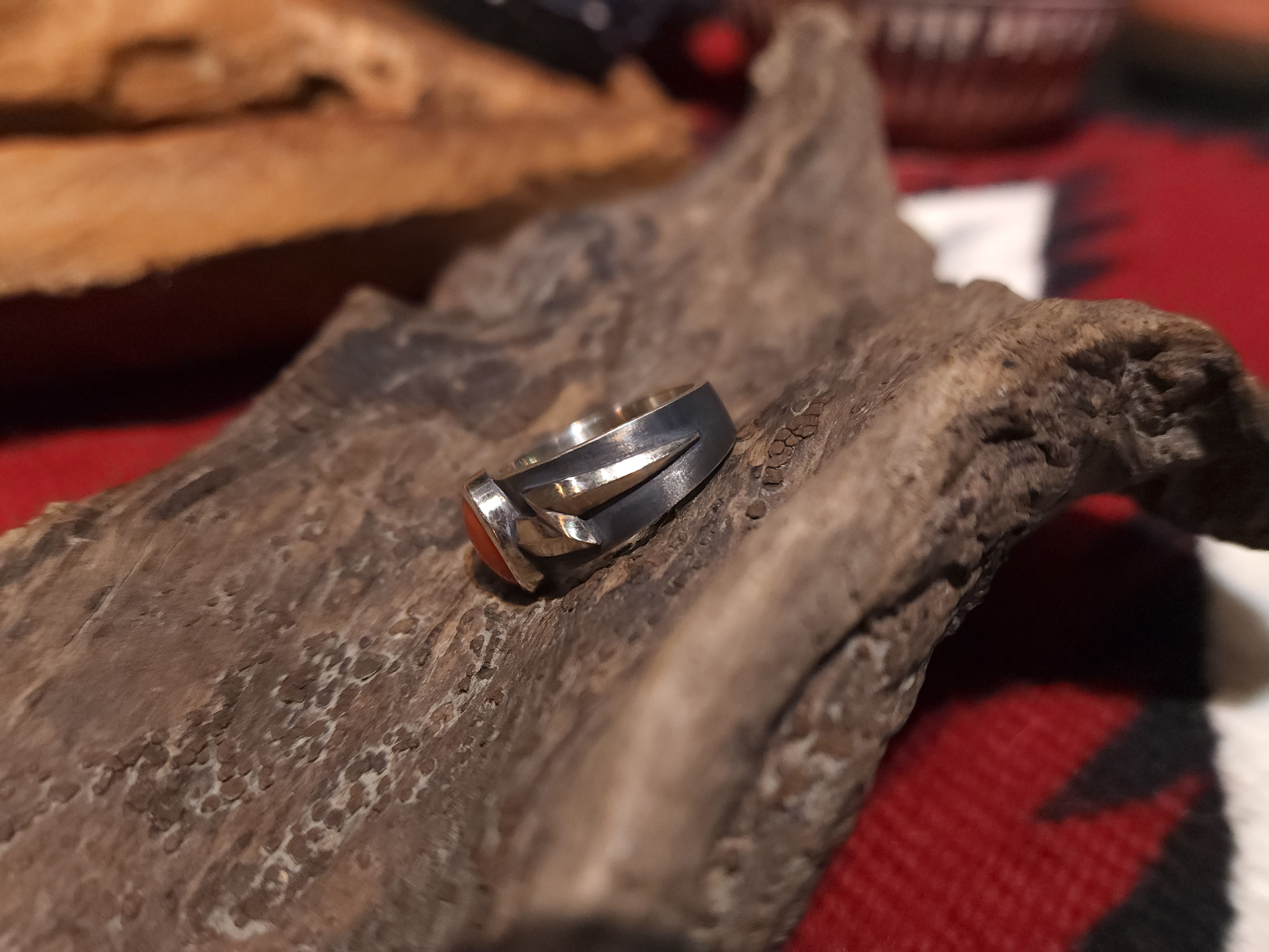 *Black Venom Jewelry- Freedom & Prayer 純銀閃電戒鑲沙丁珊瑚