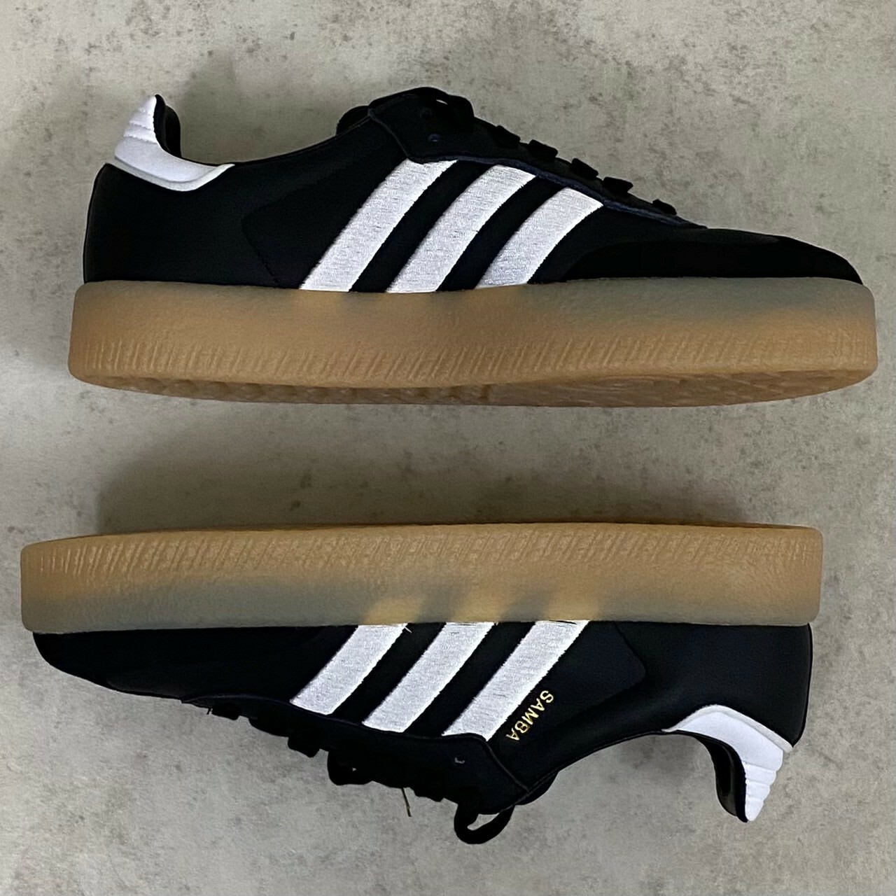 Adidas 黑白皮革麂皮焦糖底休閒鞋 ID0436
