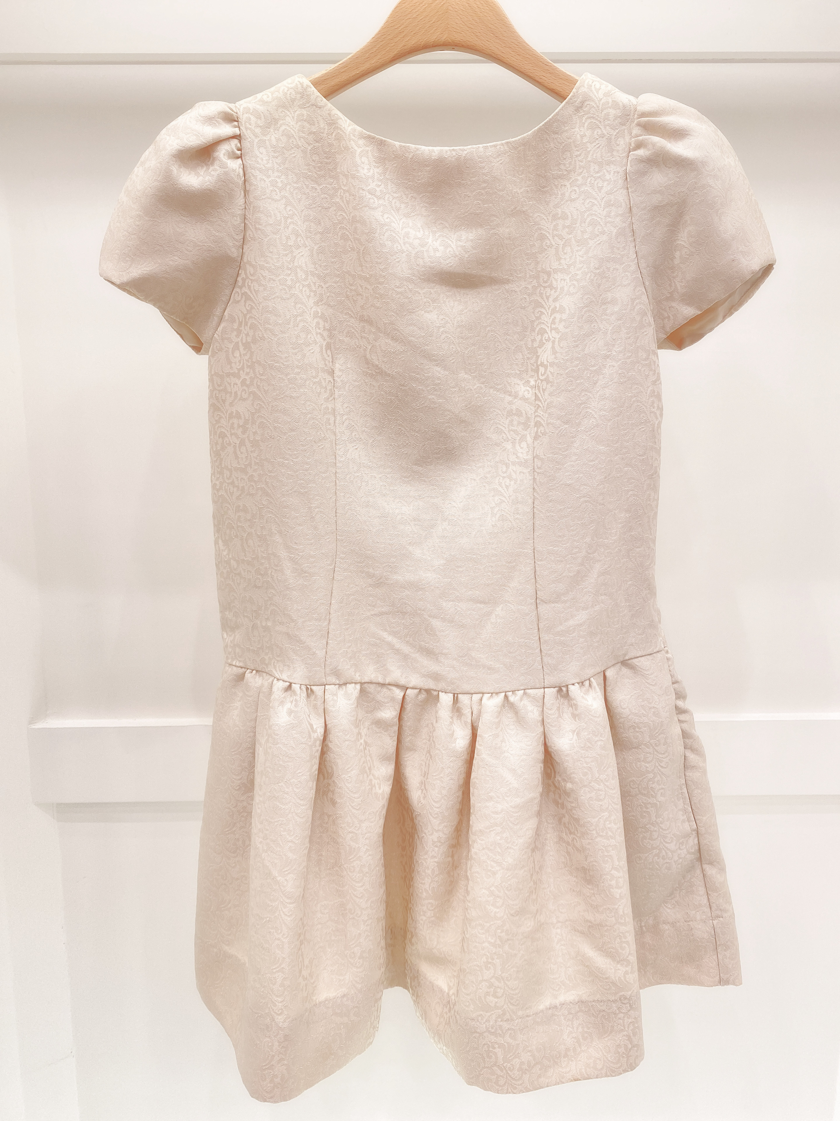 背後交叉綁帶洋裝