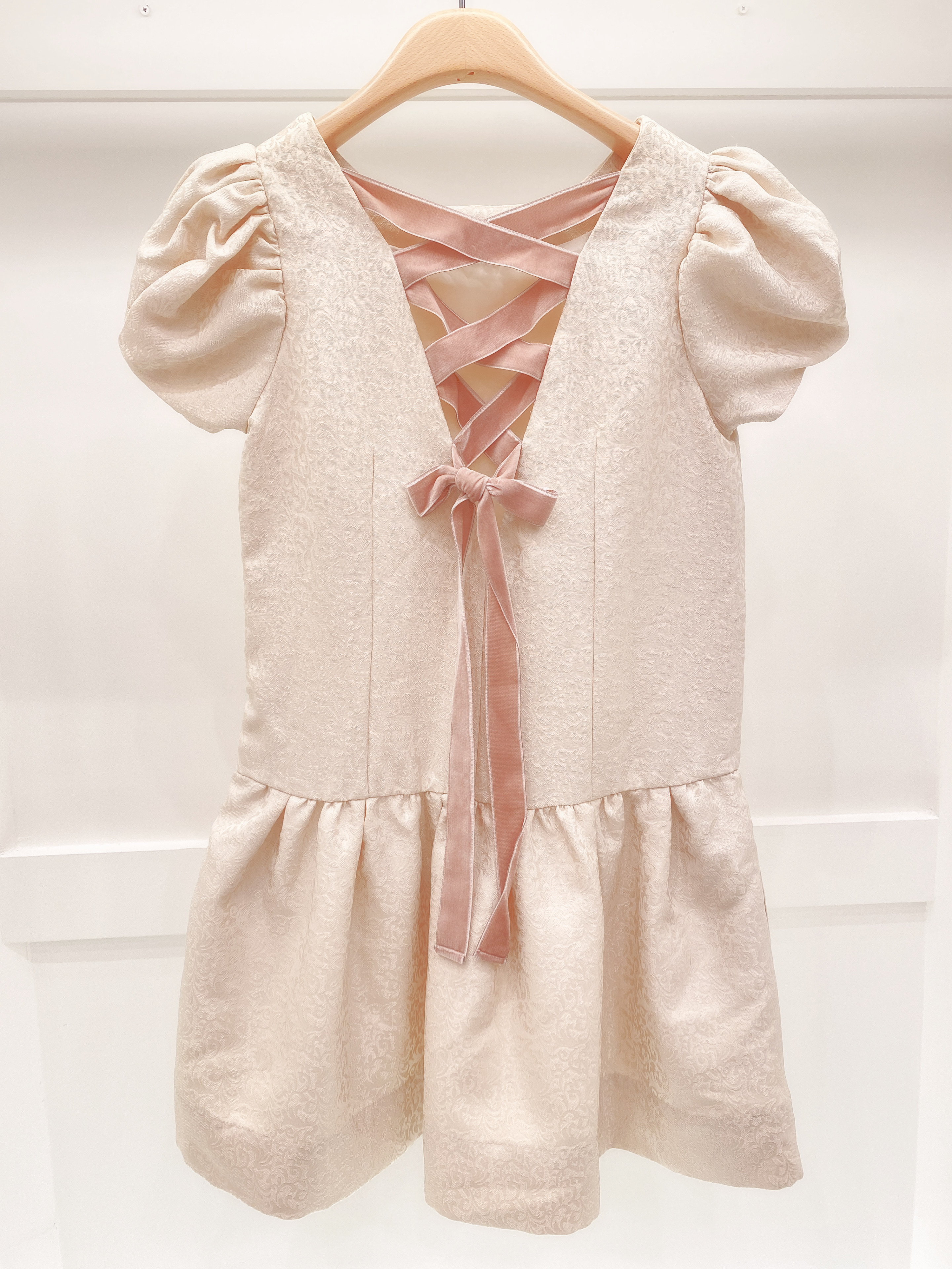 背後交叉綁帶洋裝