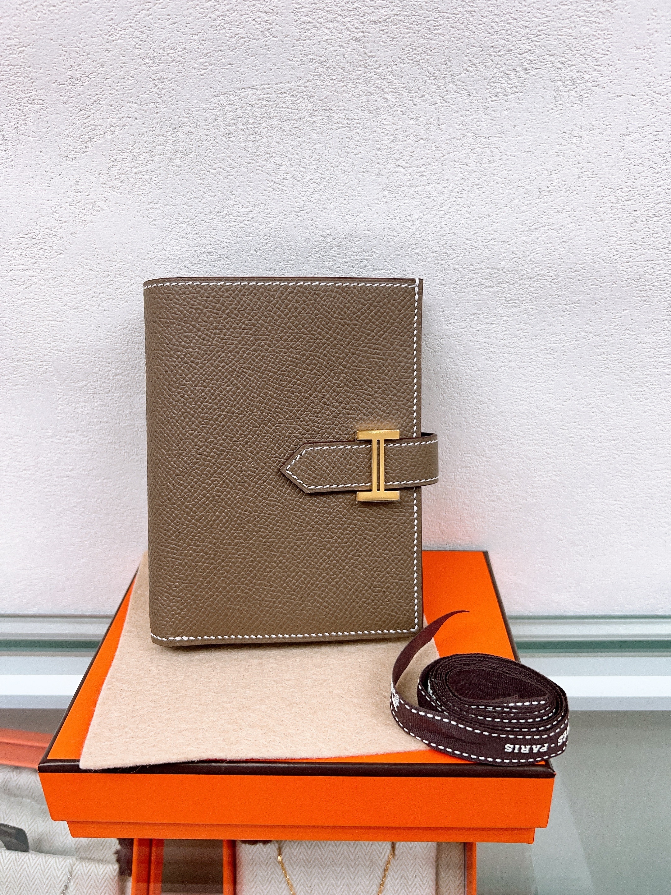*Unused* Hermes bearn compact wallet (etoupe GHW/ stamp w)
