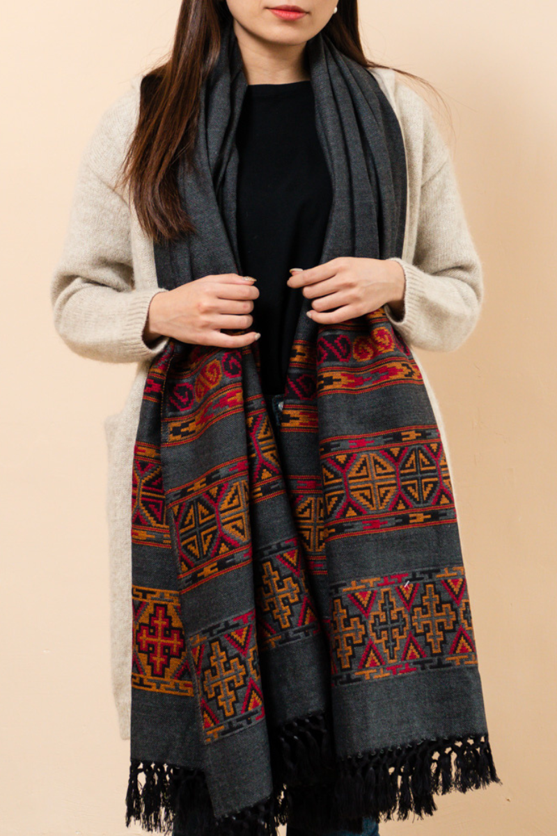 喜馬拉雅氂牛風格披毯 － 灰黑