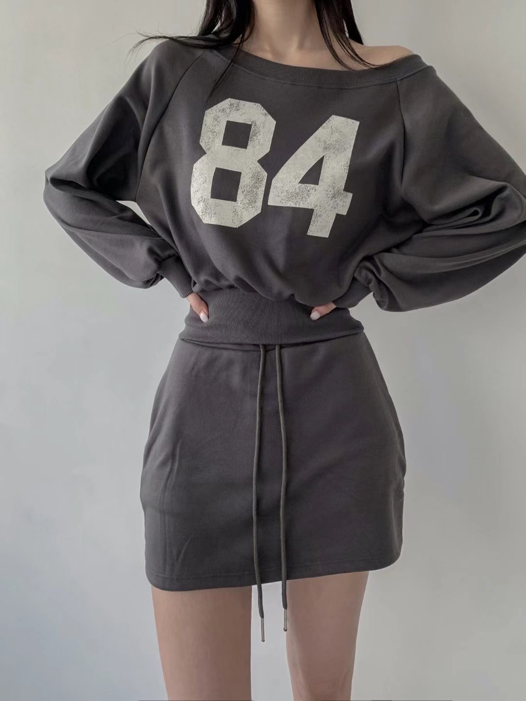 (訂購) 字母露膊內絨毛短衛衣 T1123 (淺灰)