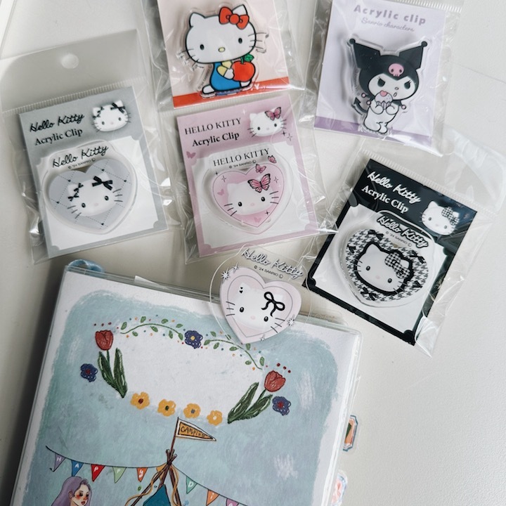 Hello Kitty 愛心款 壓克力萬用夾 手帳夾｜日本Sanrio