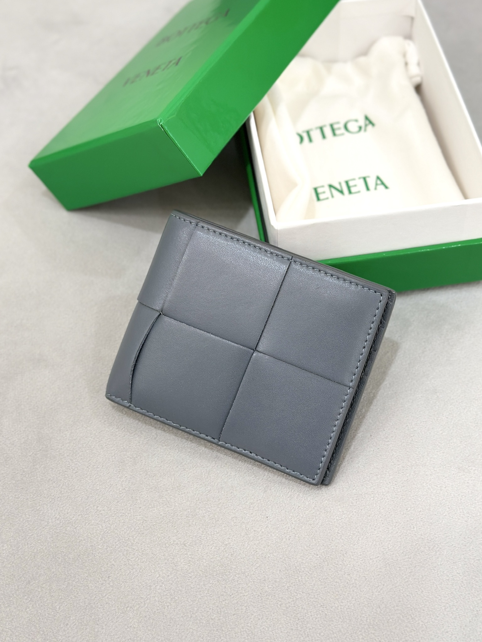 BV Cassette Bi-fold Wallet
