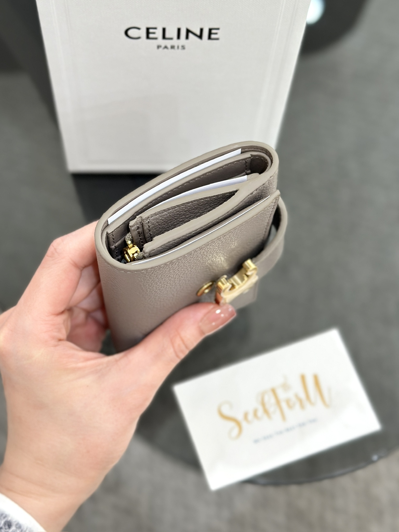 CELINE Fine Strap Wallet Nino - pebble