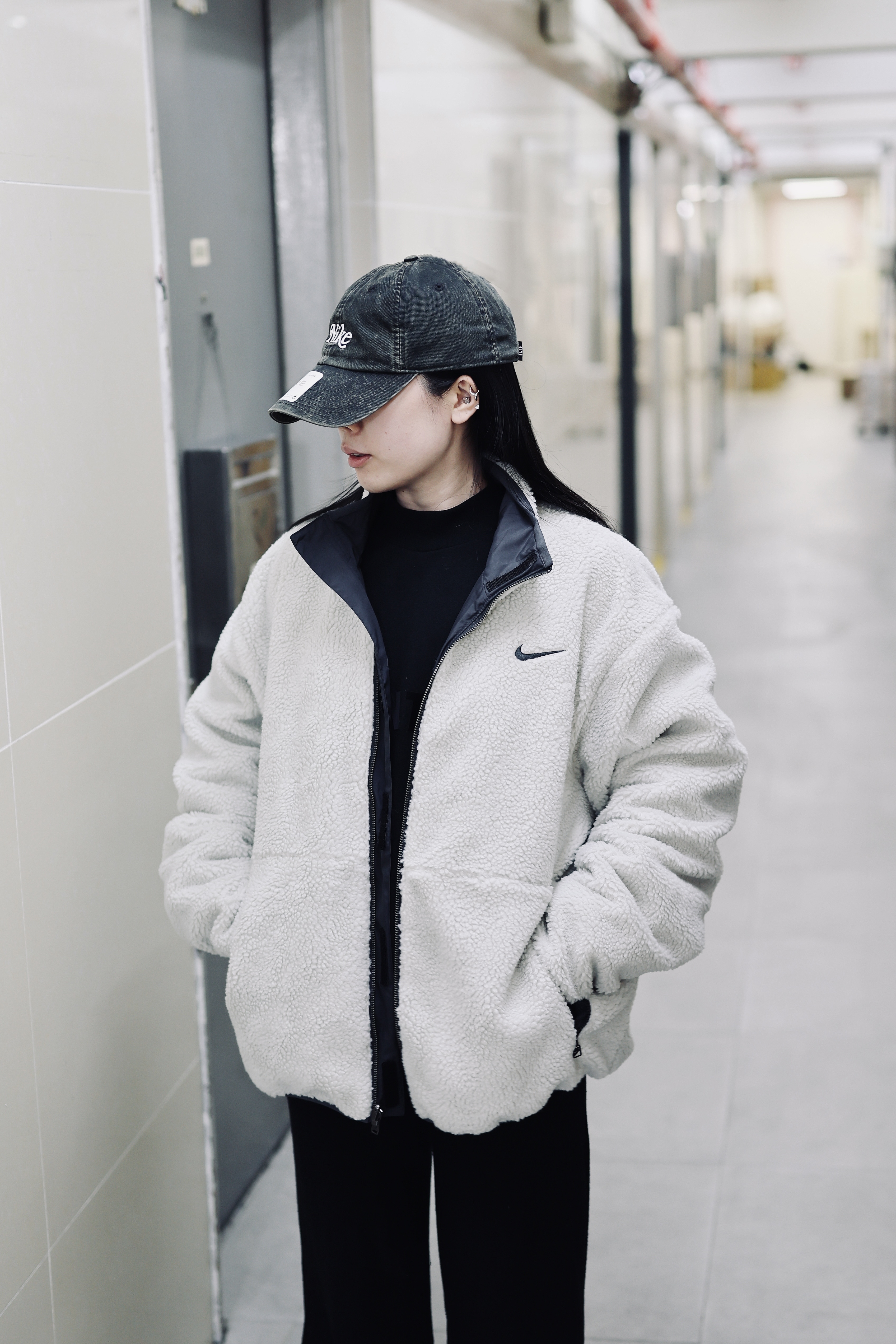 Nike Sportswear Jacket 刺繡 米白 碳黑 毛絨絨 雙面外套