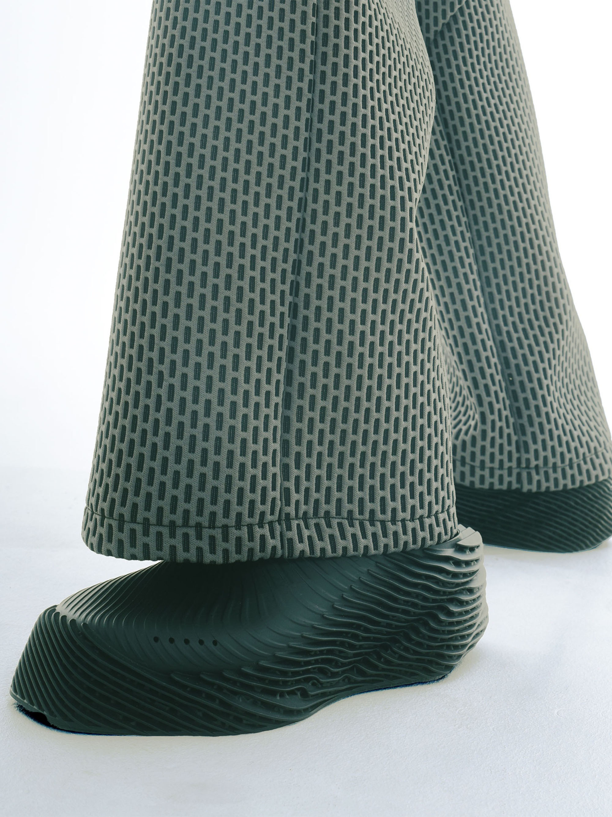 ALIVEFORM STRATUM MULE CHARCOAL