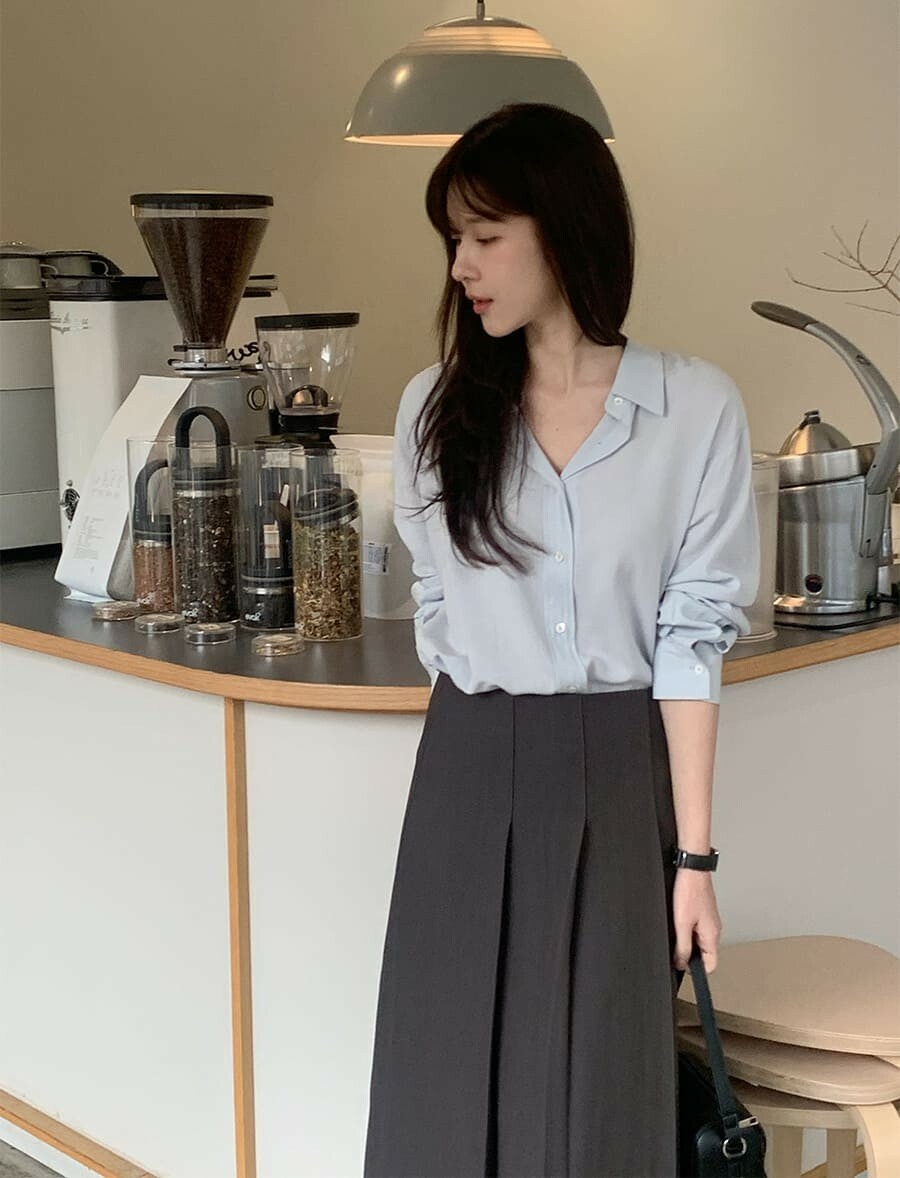 韓國Cherrykoko授權 飄逸絲柔質感弧擺純色襯衫【MADE, CRKO】系列
