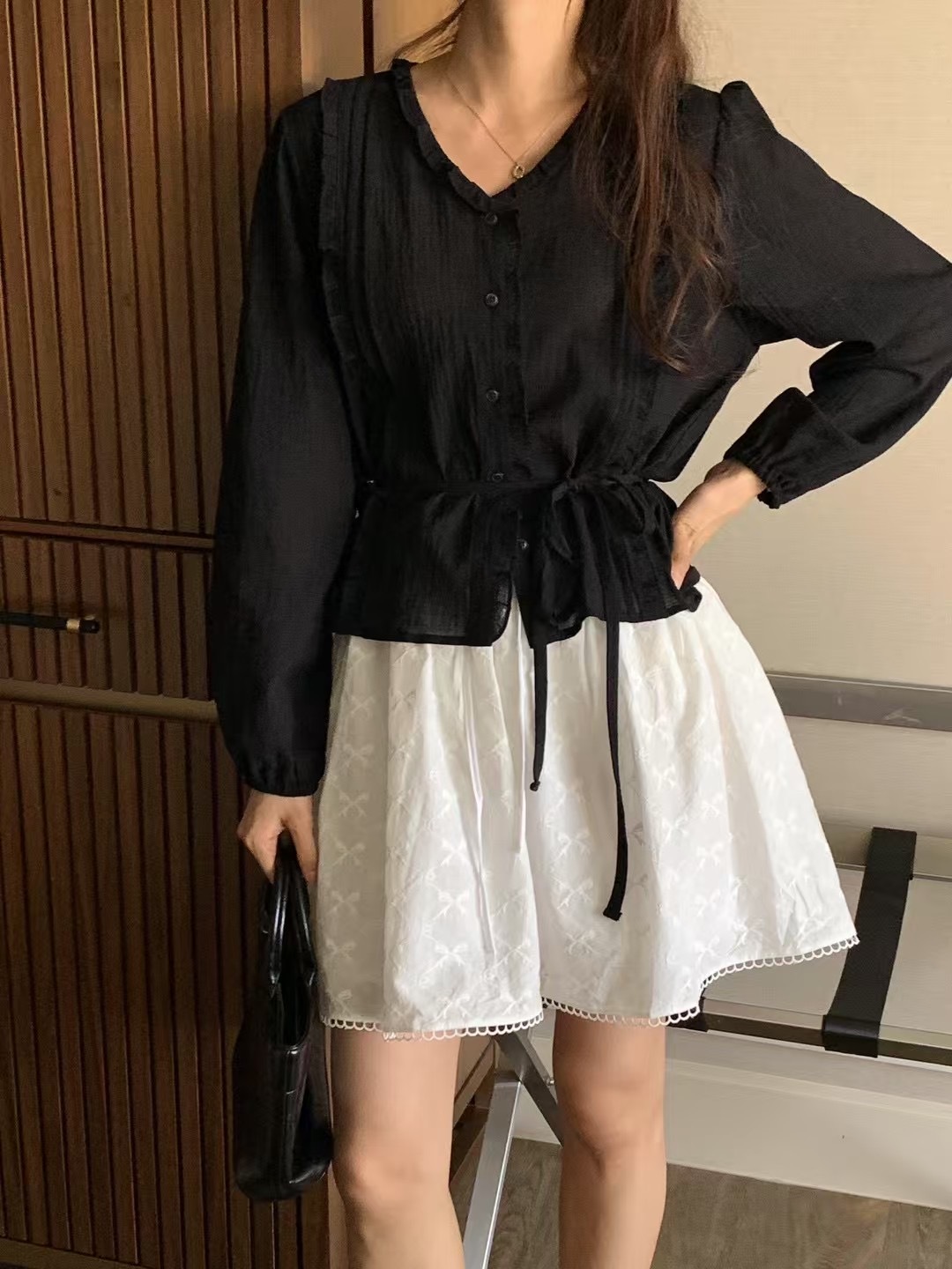 皺褶花邊壓紋blouse