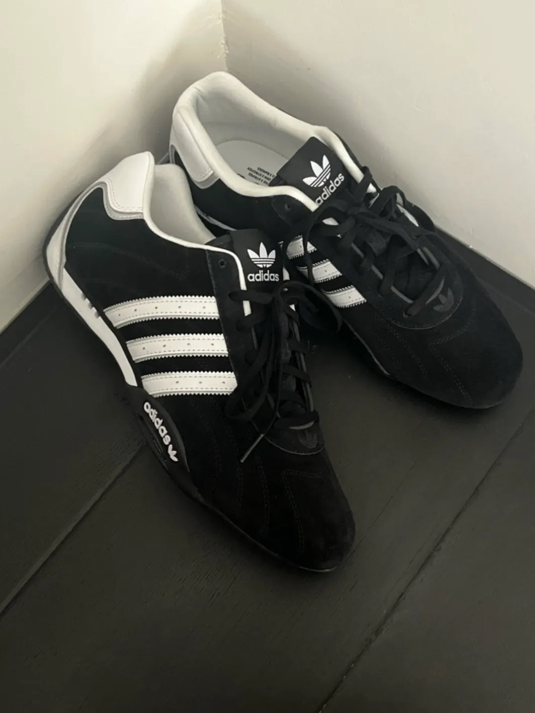 ADIDAS ORIGINALS ADIRACER 賽車鞋 黑白 麂皮 金珍妮 JENNIE同款 男女鞋 JP7009 / 預購