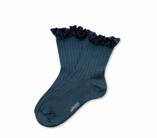 (預購) COLLEGIEN 荷葉花邊羅紋襪 Charlotte - 960 Bleu Cendré 灰藍