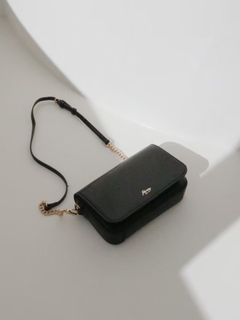 【 限量現貨 】MNM 經典翻蓋側背包