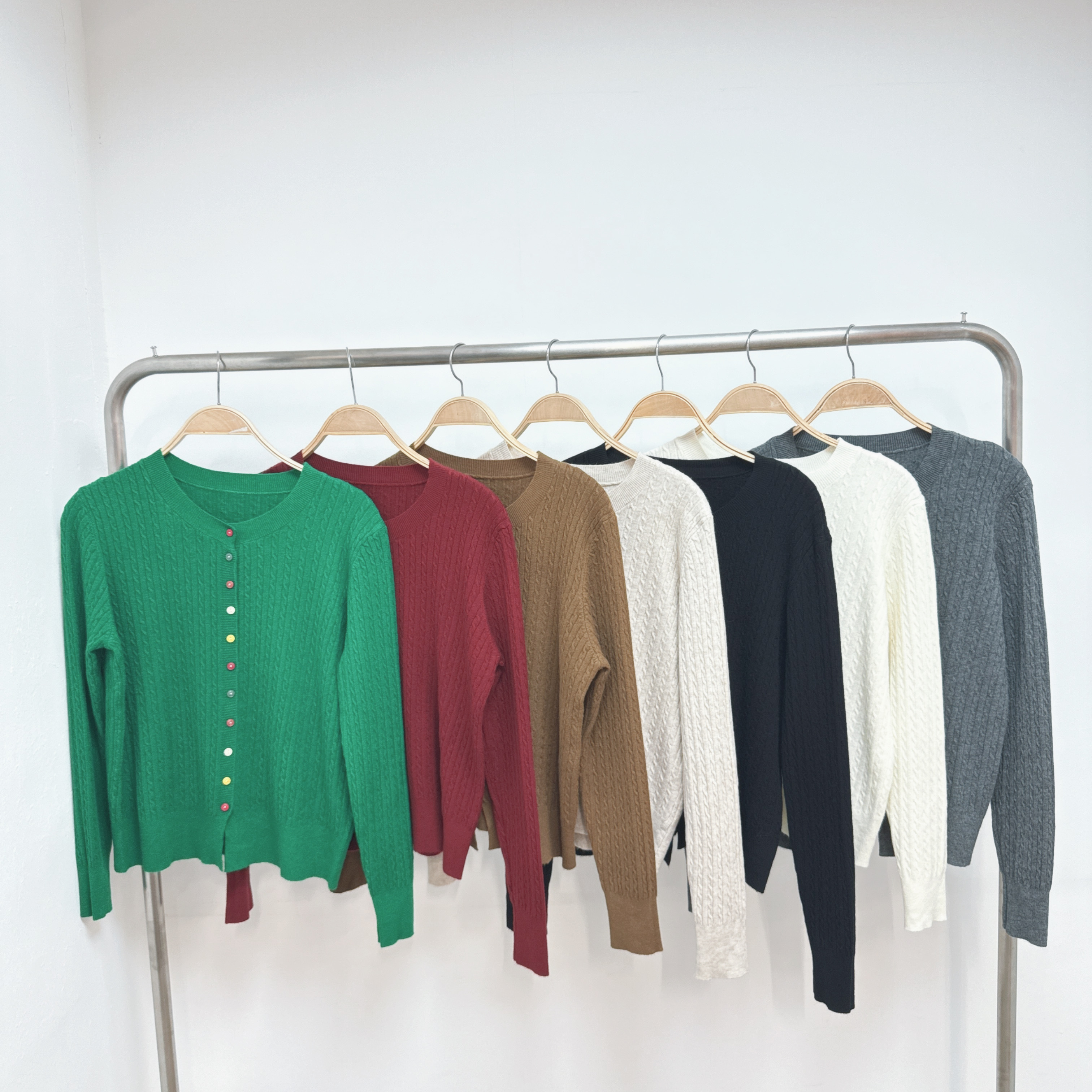 彩鈕扭紋針織外套 (E25-E31)