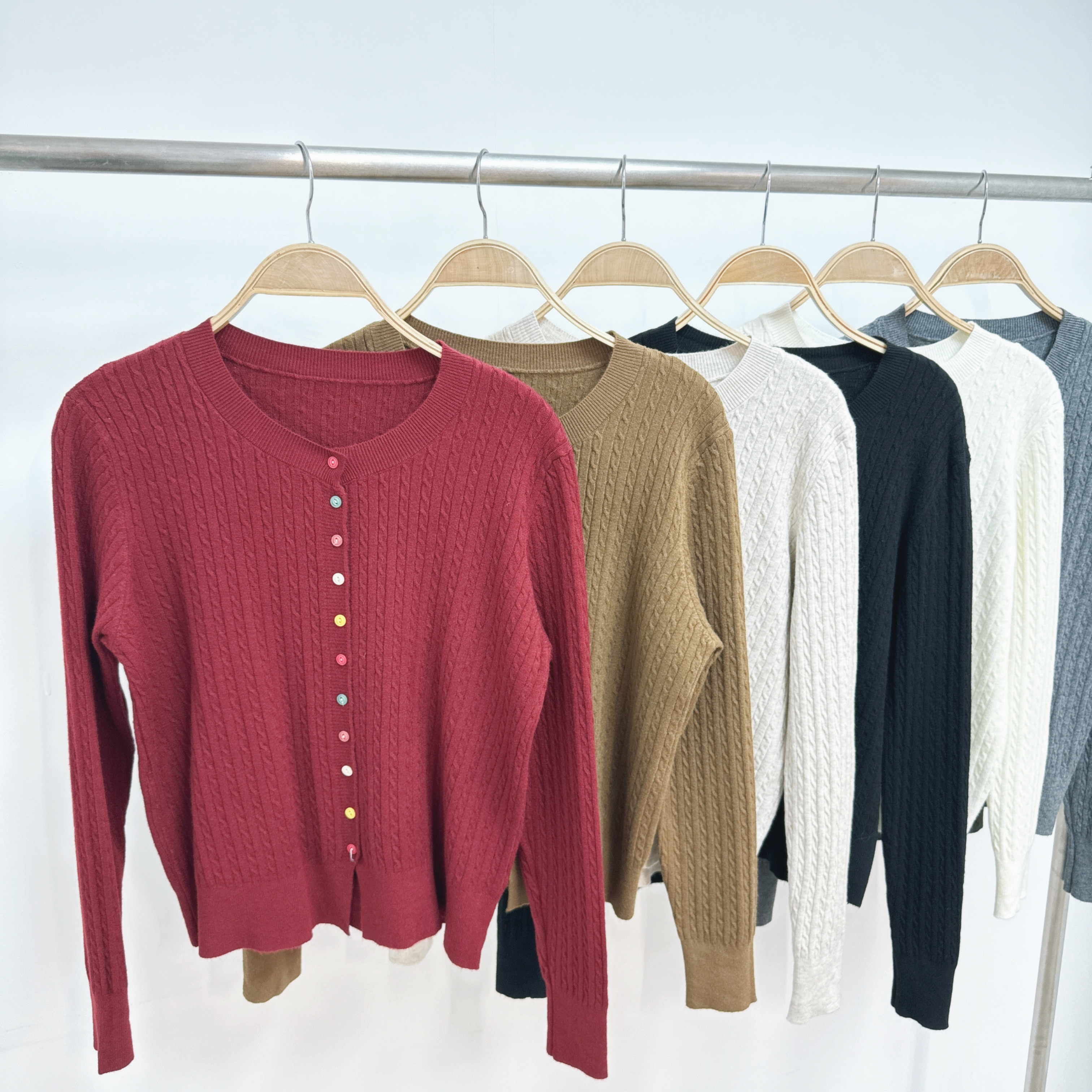 彩鈕扭紋針織外套 (E25-E31)