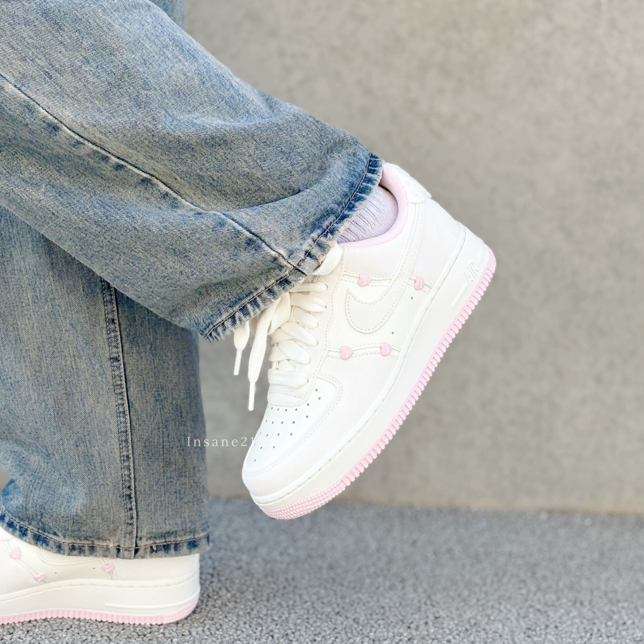 NIKE AIR FORCE 1 "VALENTINE'S DAY" 情人節限定 白粉愛心 休閒鞋 女鞋 HV5992-111