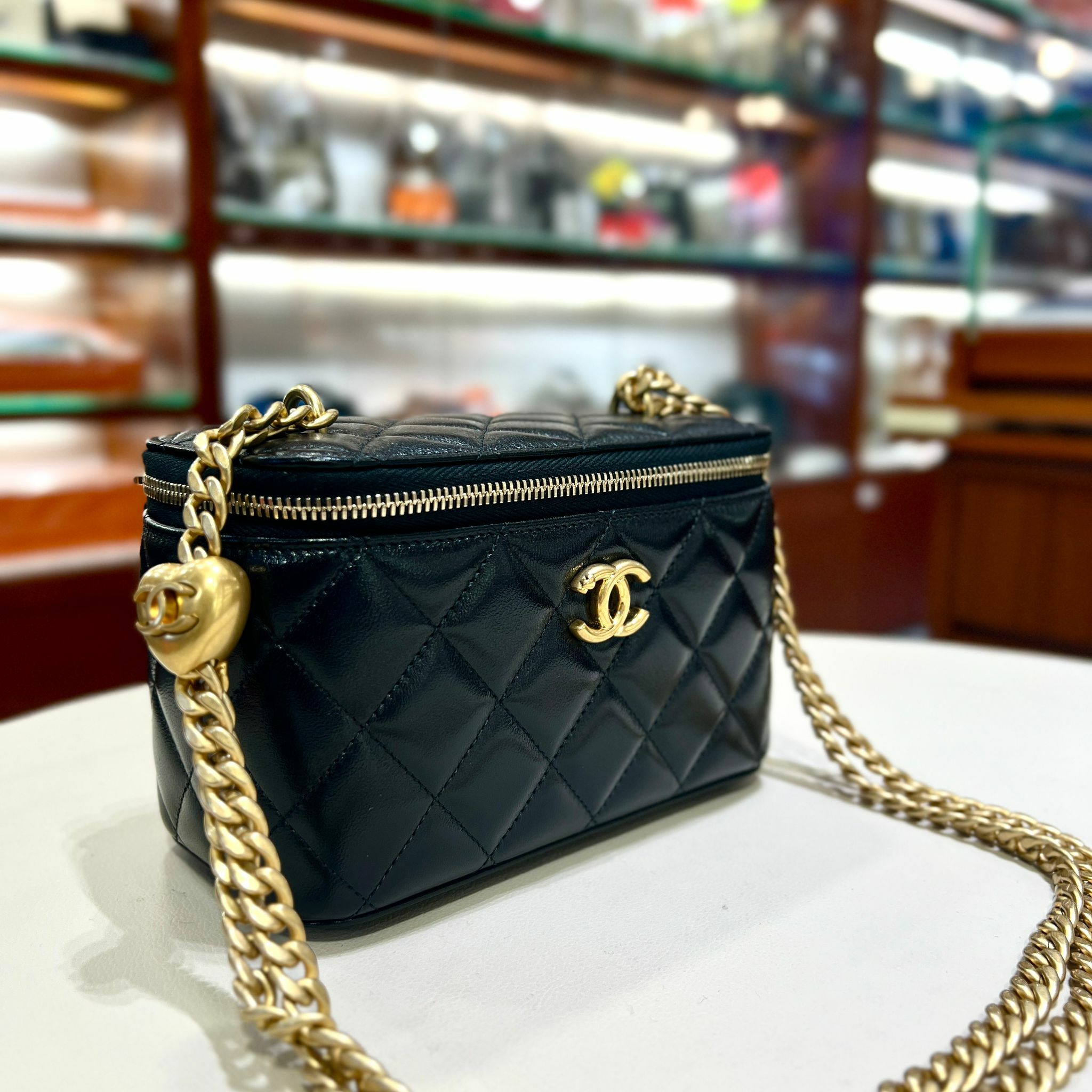 全新CHANEL長盒子AP3204黑色羊皮/愛心調節金扣 有鏡VANITY CASE #BRAND NEW #香榭站正品