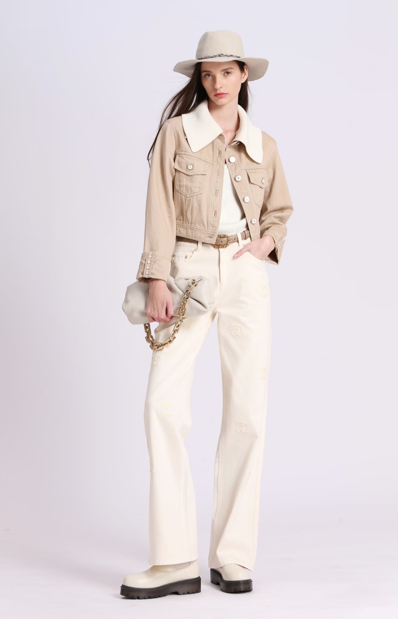 BD15305D1 霧沙輕奢 JE 圖騰金屬釦短版丹寧外套