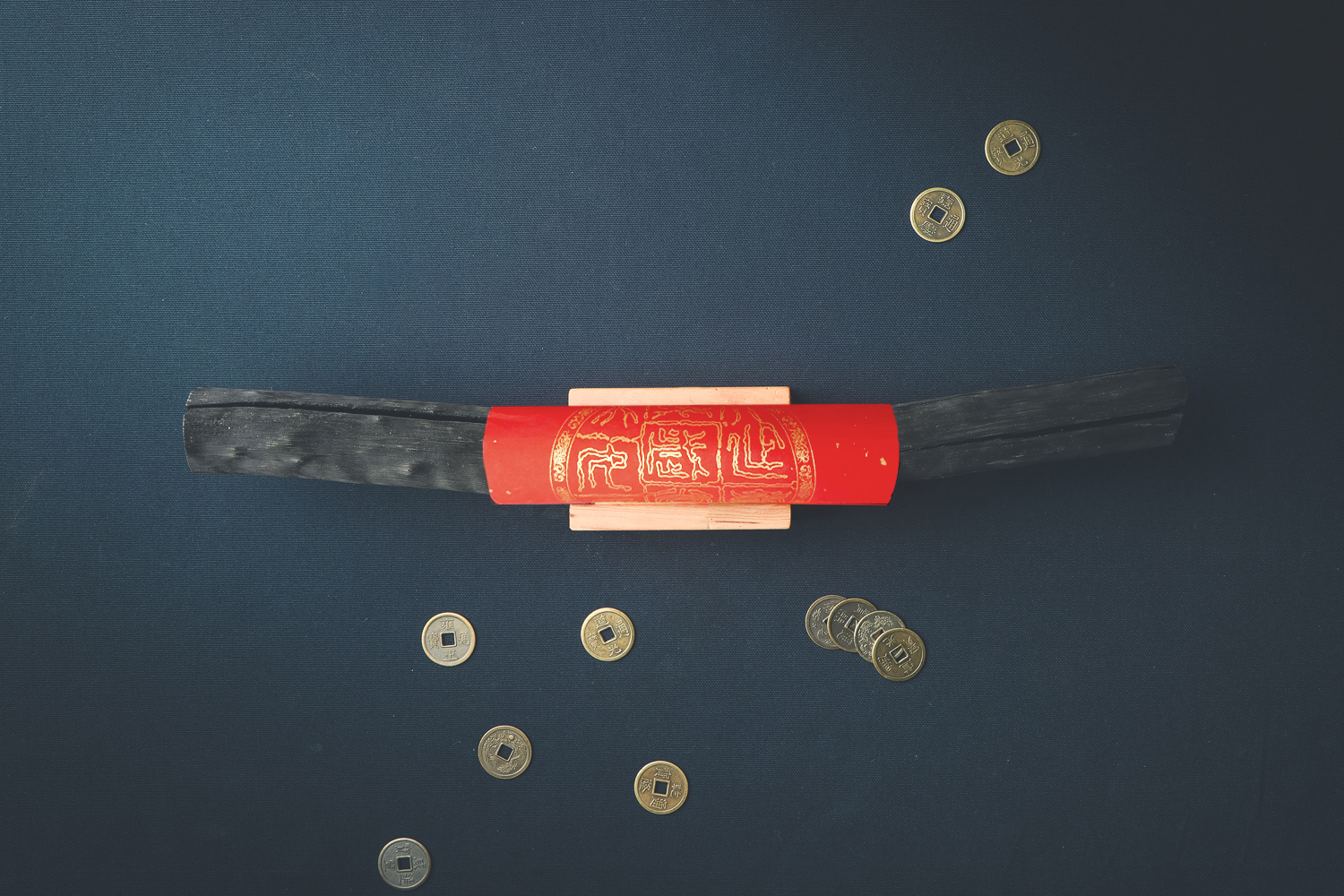 【開運】一直賺！招財炭｜含雷射刻字實木底座（可宅配）