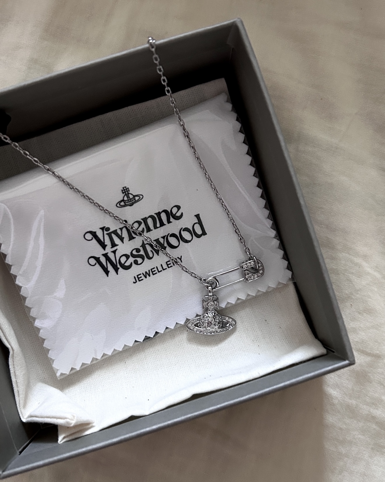 【Focus Store】預購 Vivienne Westwood Lucrece Necklace 西太后 水晶鑲嵌 滿鑽土星 項鍊 銀色