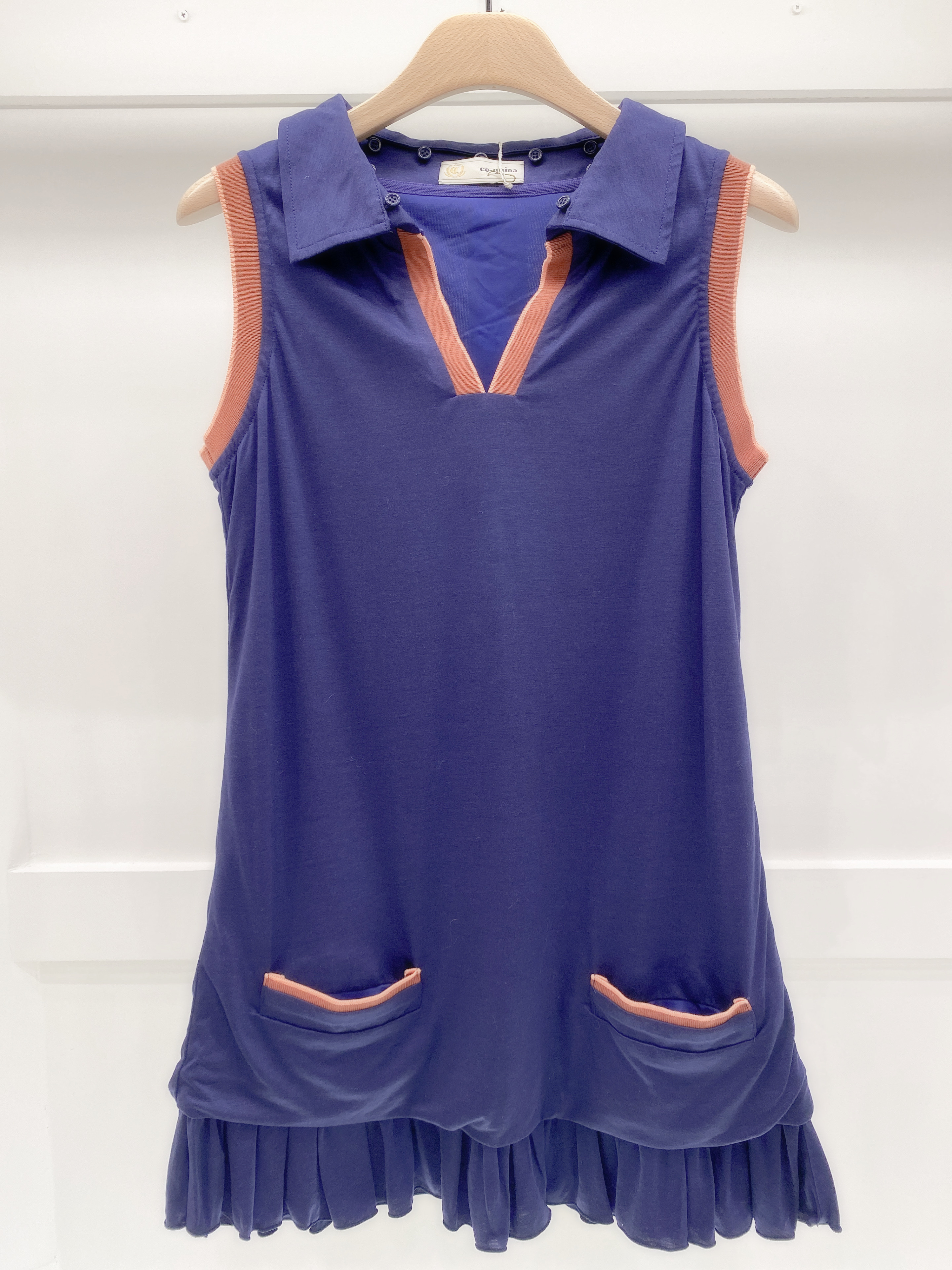 V領下擺荷葉洋裝