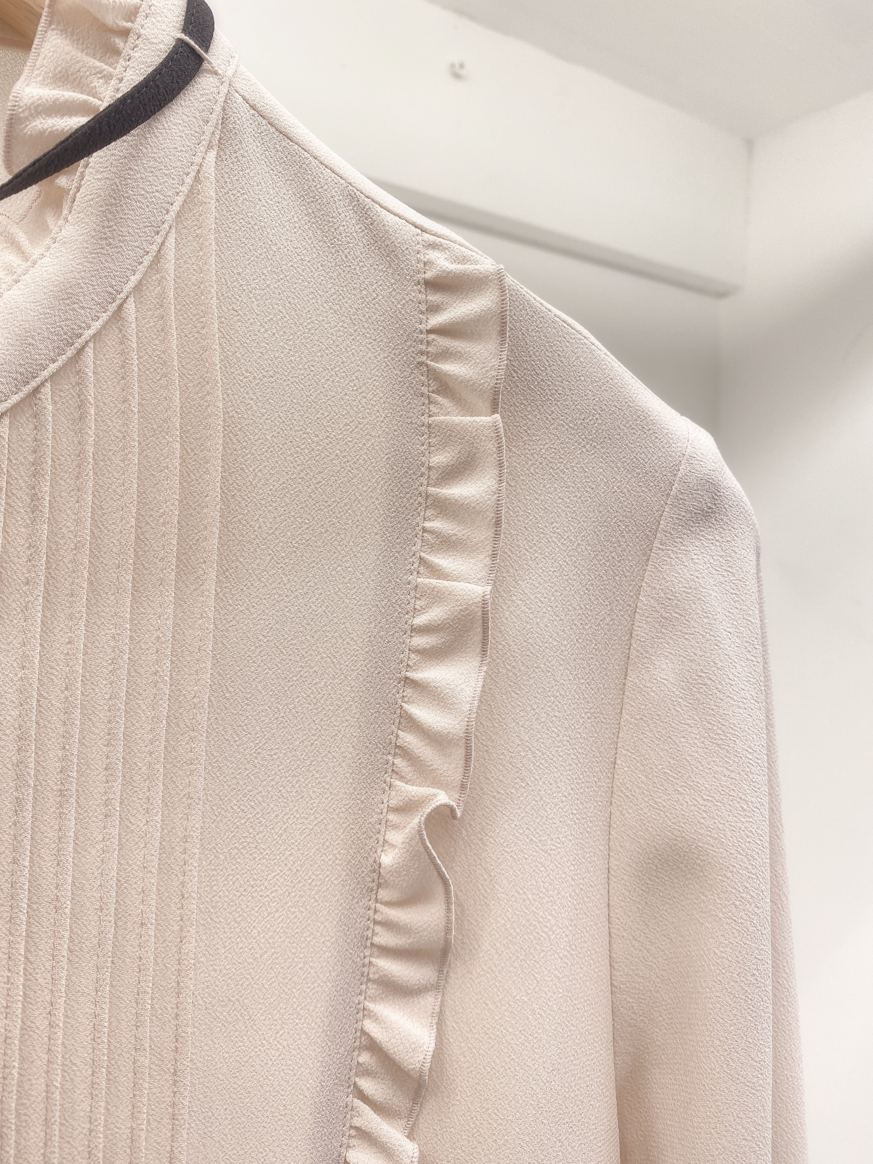 領綁蝴蝶結雪紡襯衫