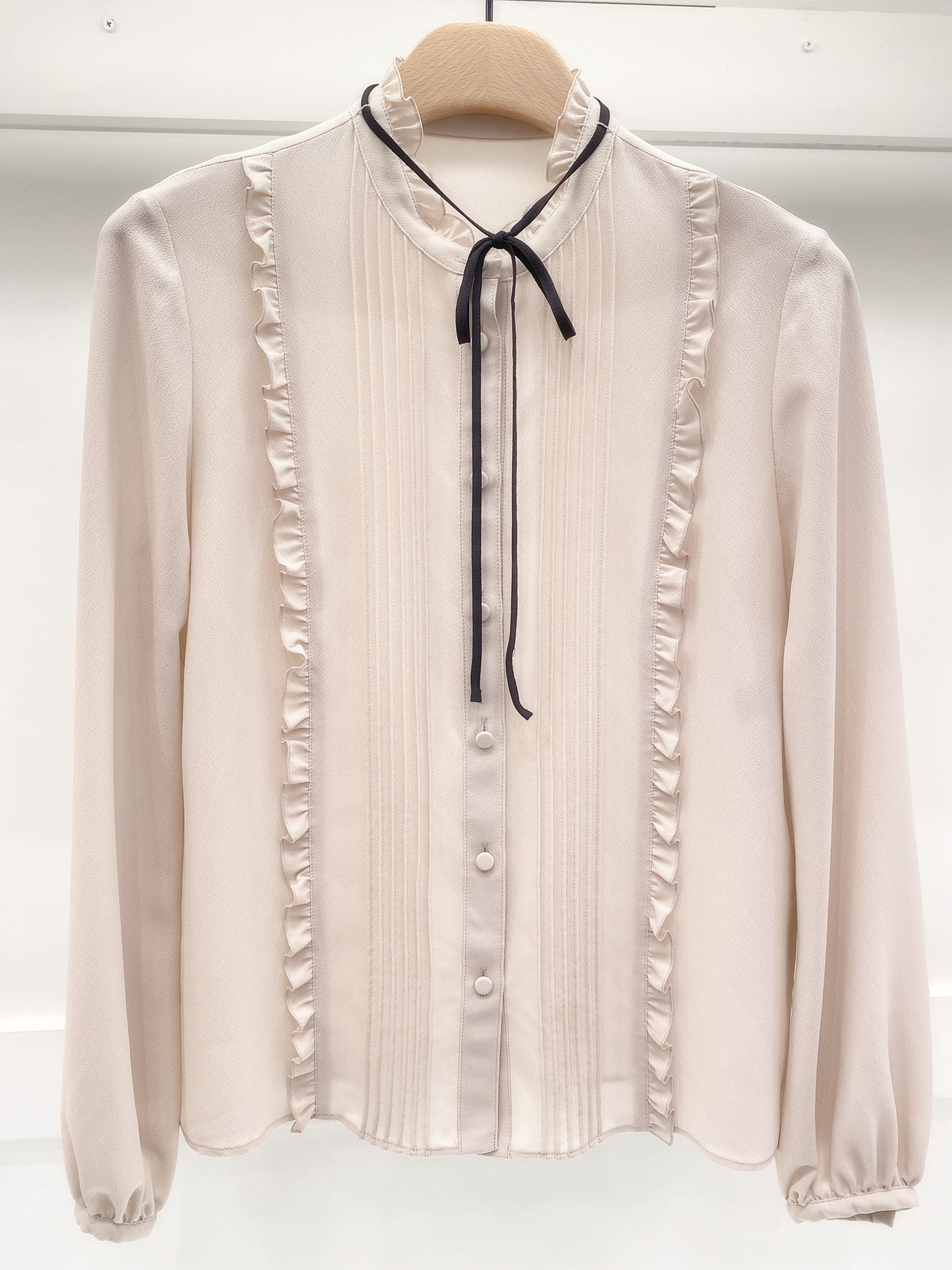 領綁蝴蝶結雪紡襯衫