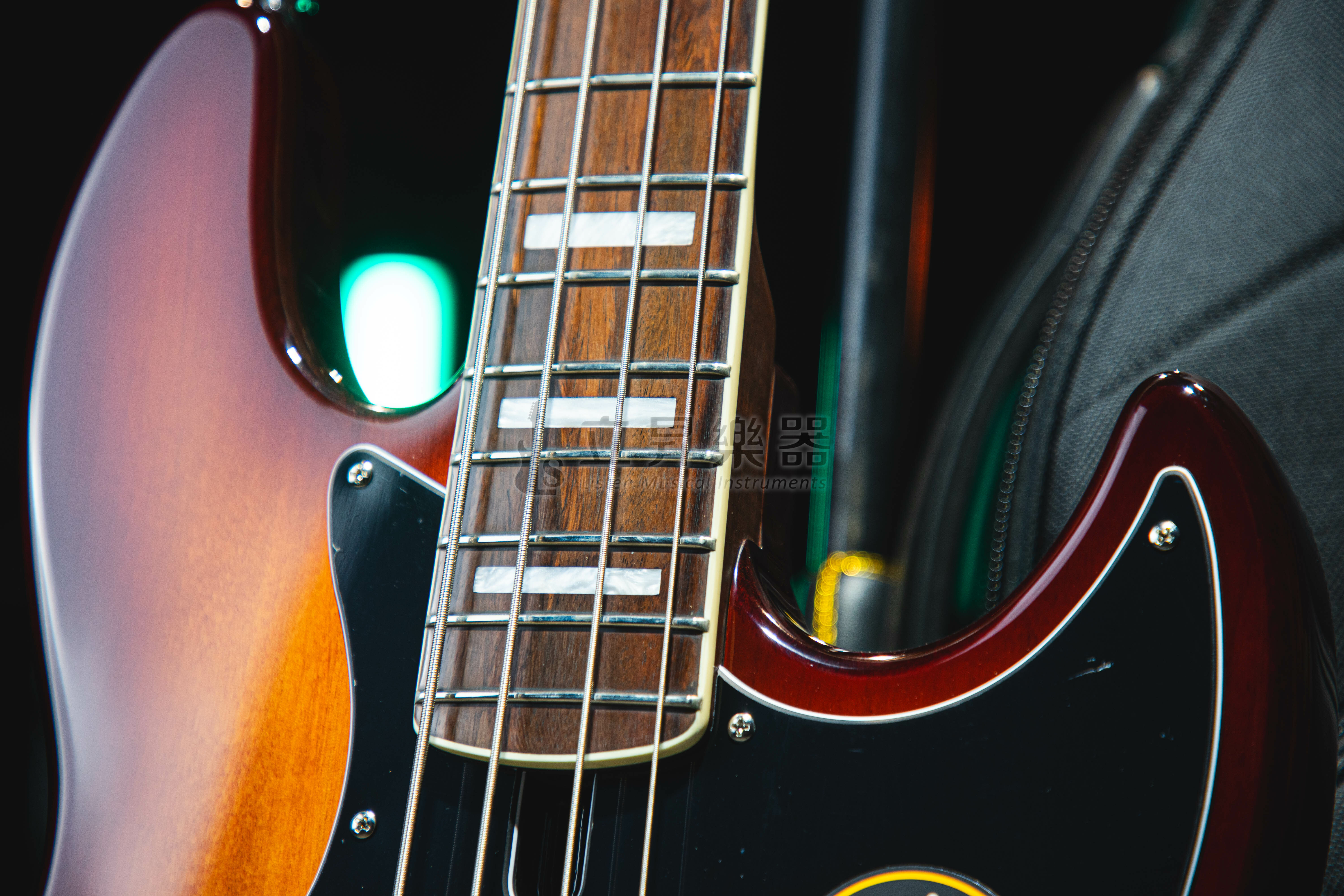 Sire SIRE 貝斯 MARCUS MILLER V5R ALDER 4弦 紅木漸層/V5R-4-TS 第 5 張圖片｜三峽吉他 / Bass