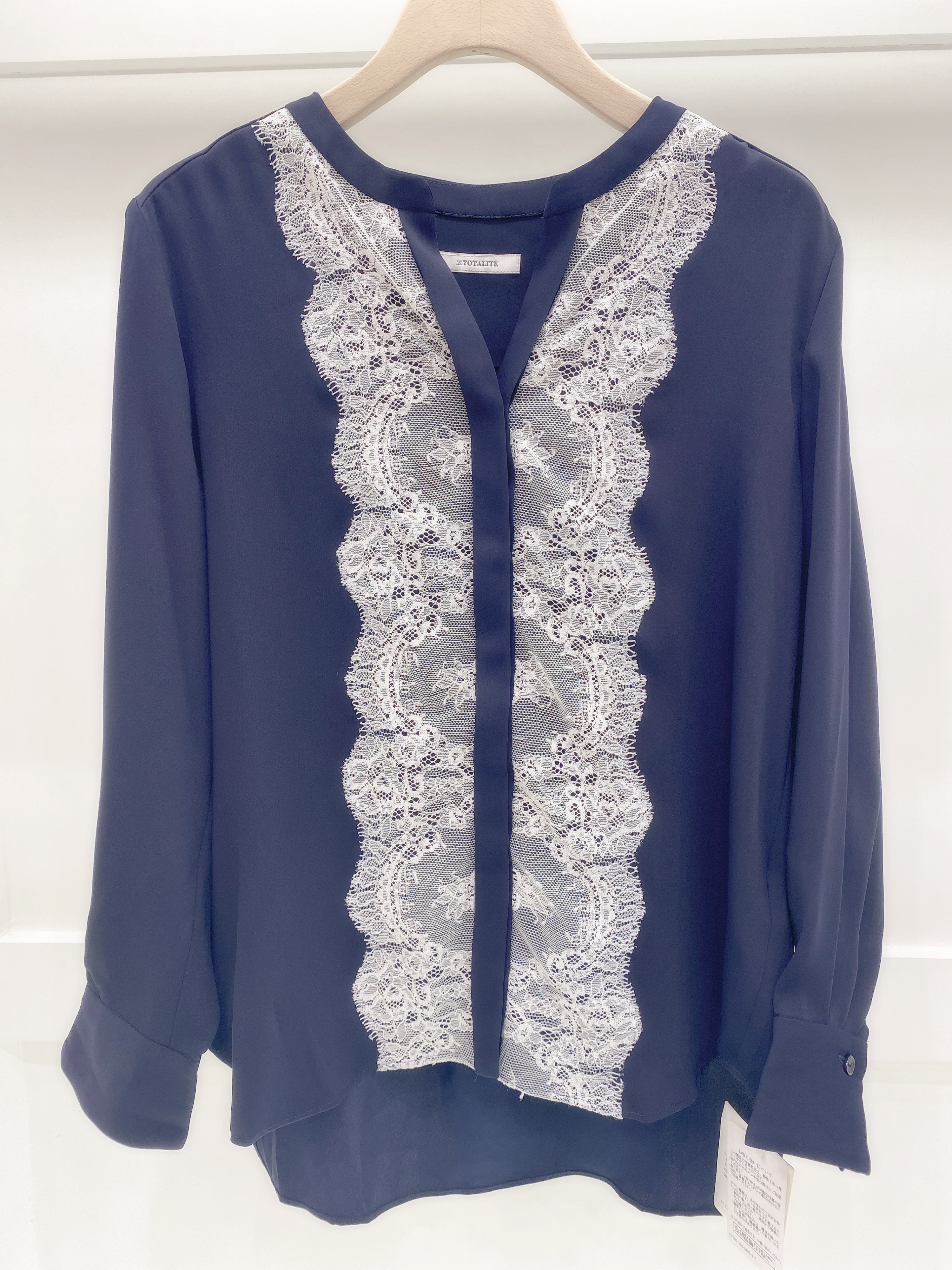 前lace襟 V領上衣