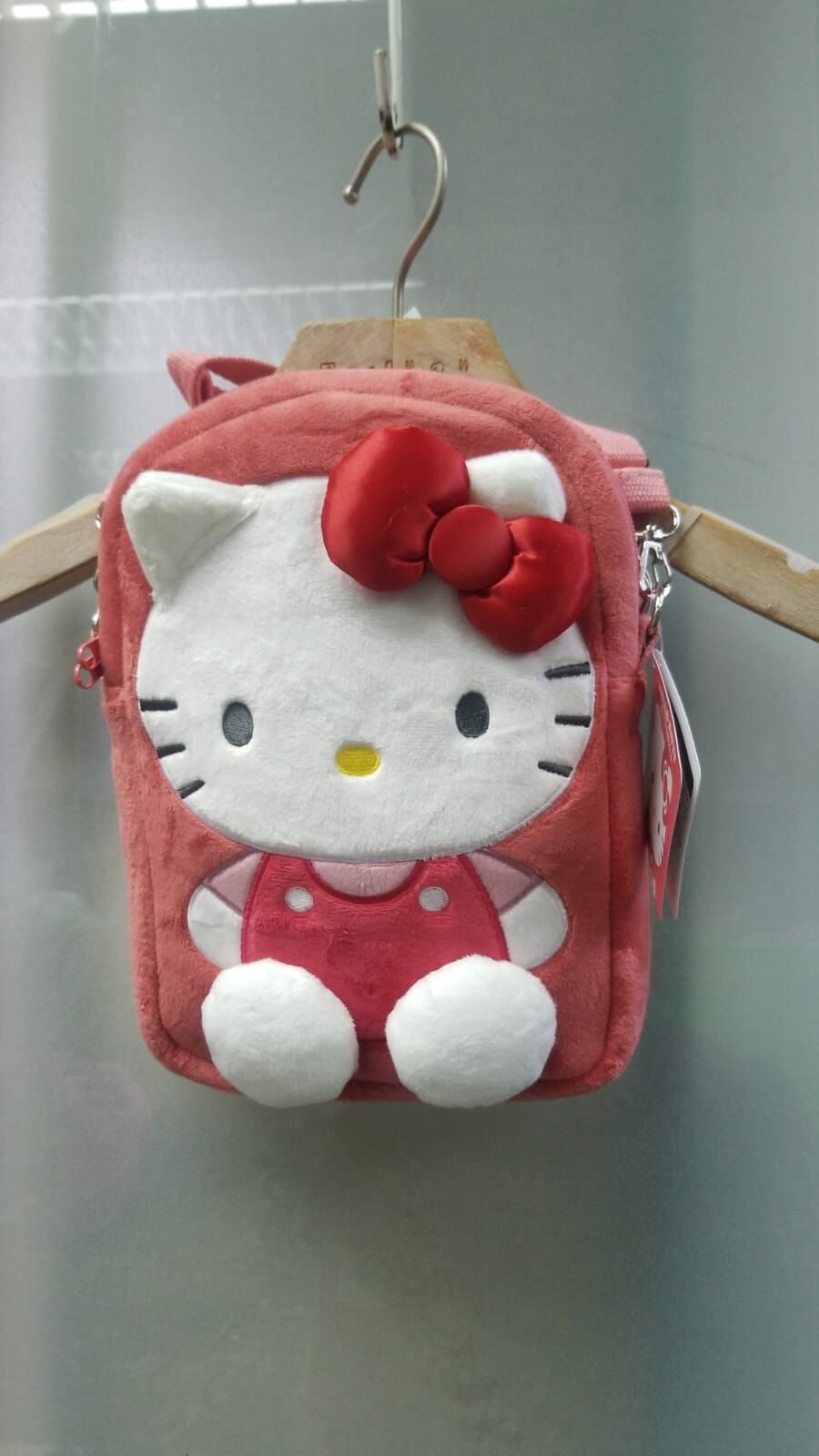 ca20543**  hellokitty毛毛背囊