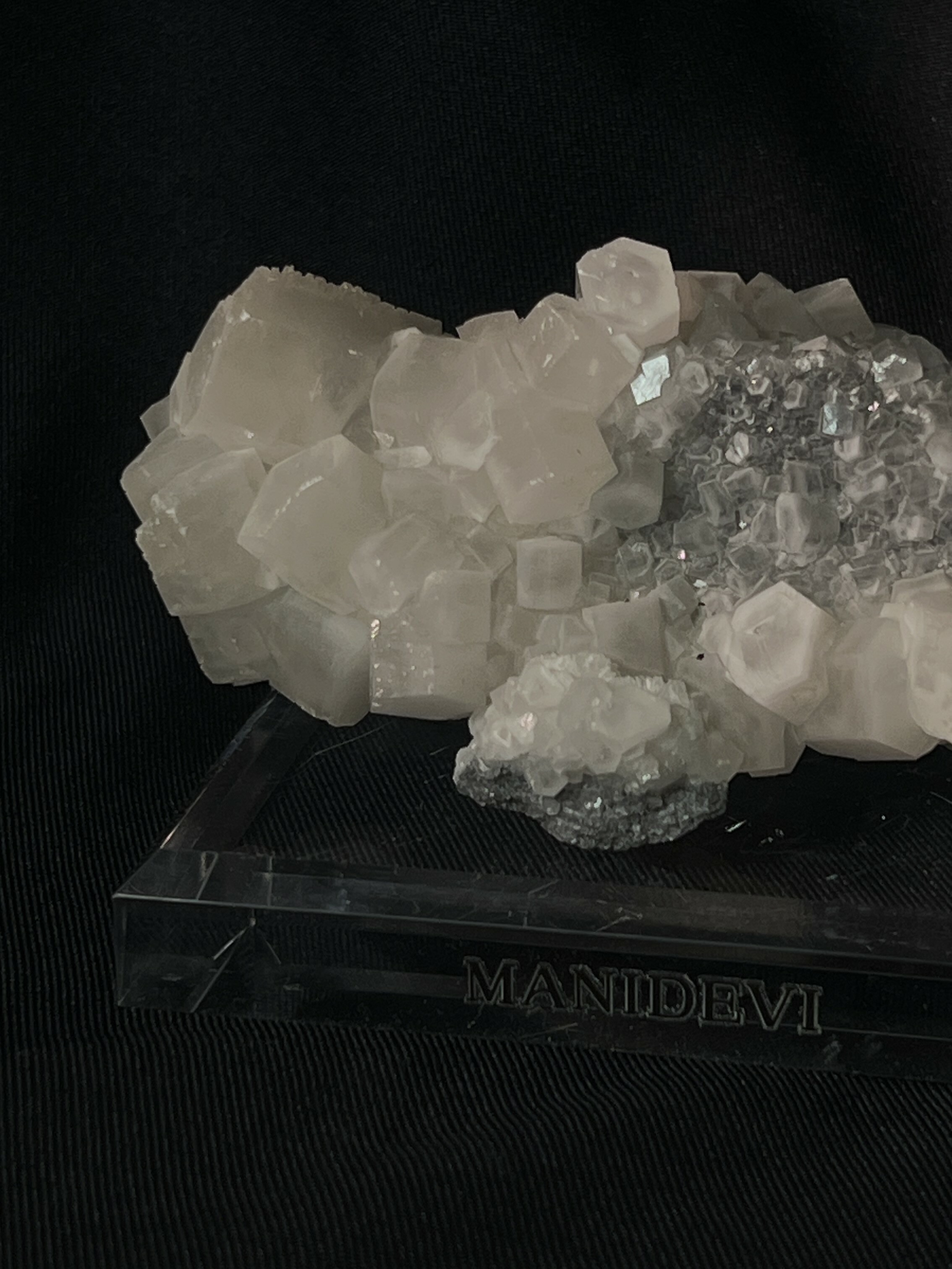 粉螢光方解石 Fluorescent Pink Calcite