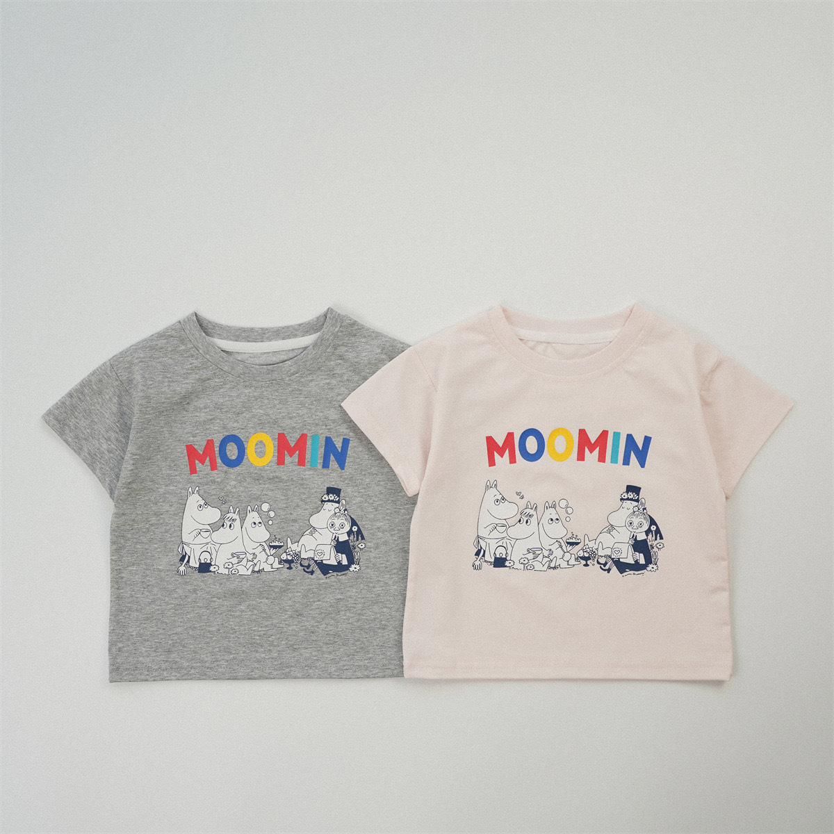 𝐌𝐨𝐨𝐦𝐢𝐧 娒明一族 黑色短袖上衣