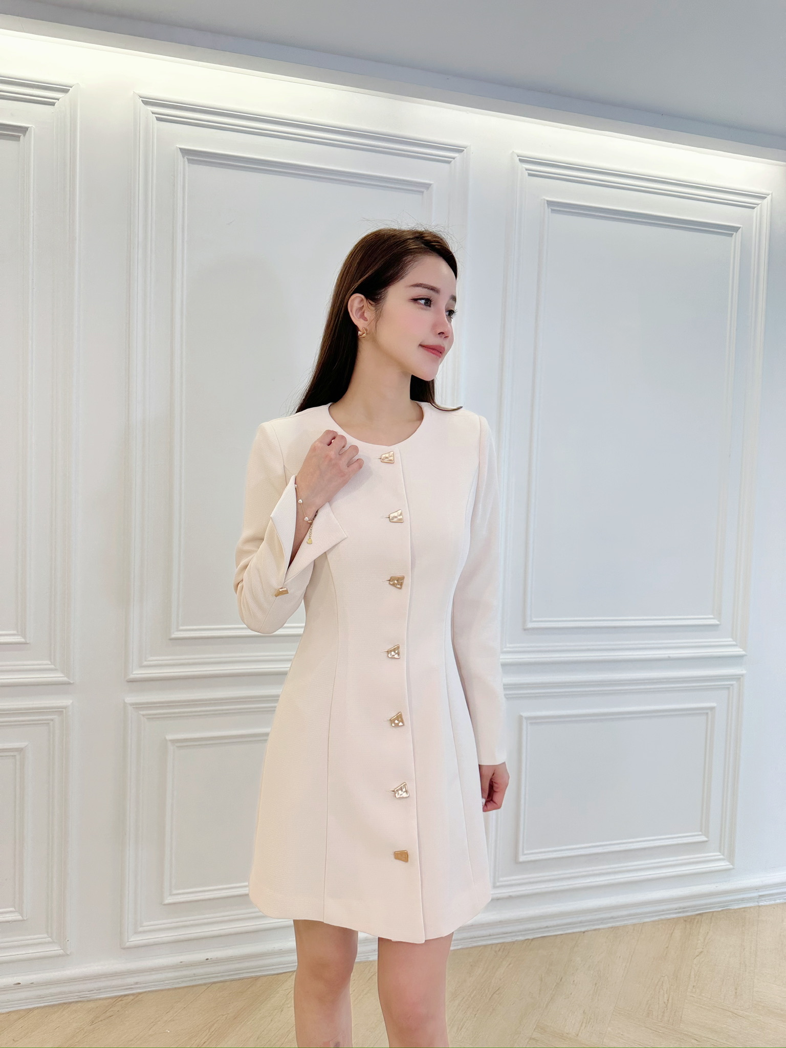 金壓釦開衩袖傘洋