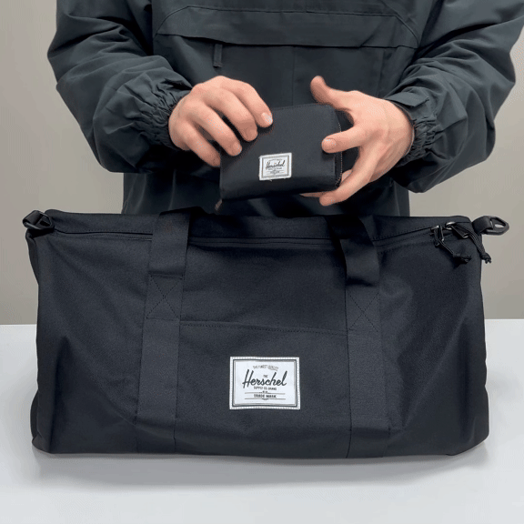 Herschel Classic Gym健身袋 旅行袋 前袋空間展示