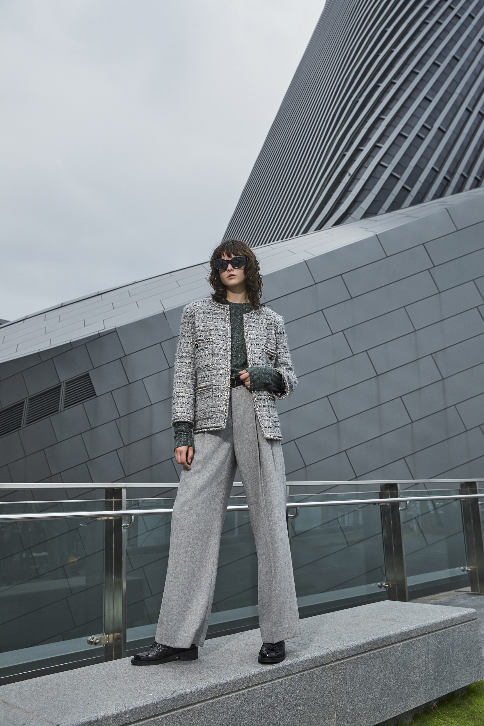 BD15332A1 靜謐微光亮絲細織紋理毛衣 (2色)