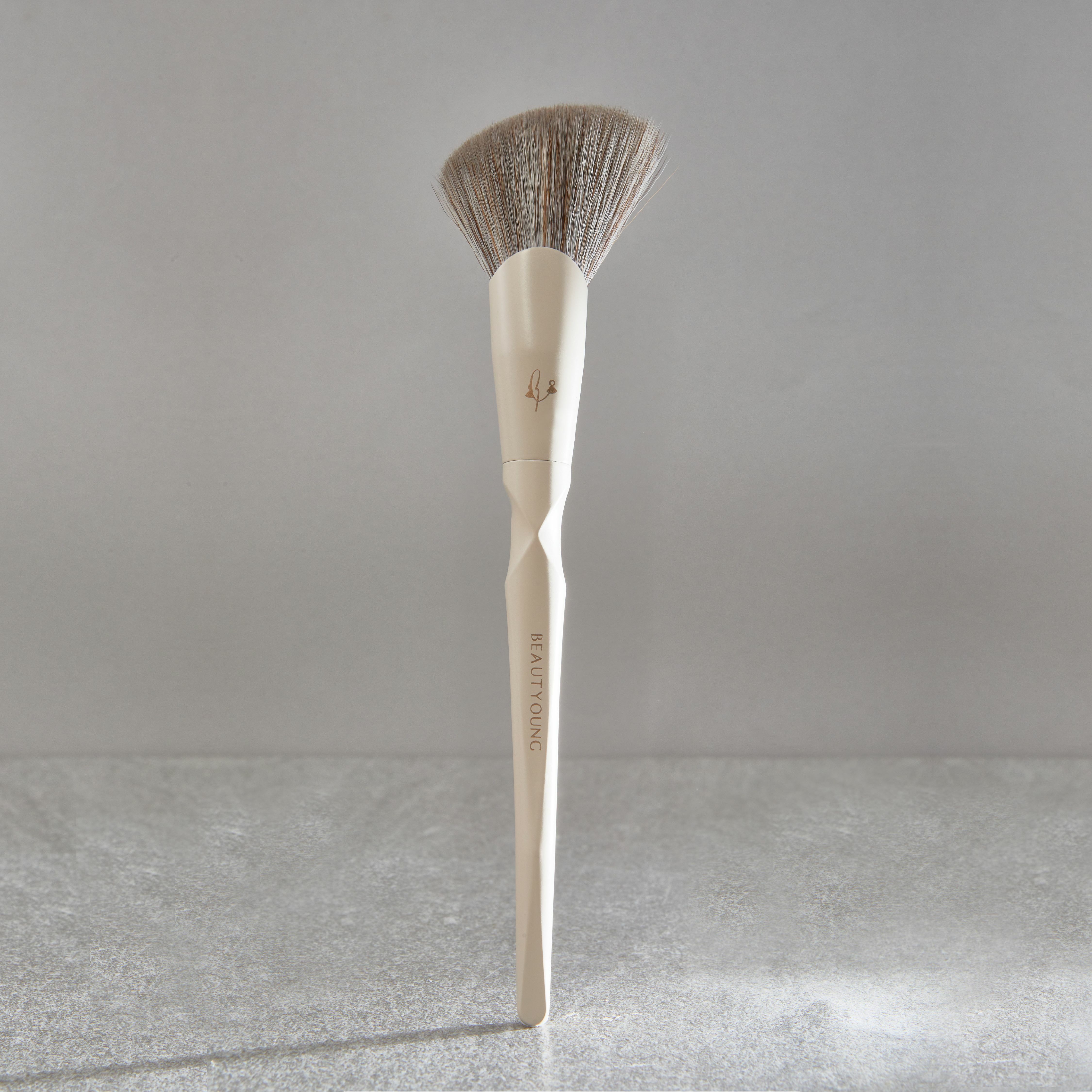 妝漾《法式奶油系列》輪廓修容刷&nbsp; W02