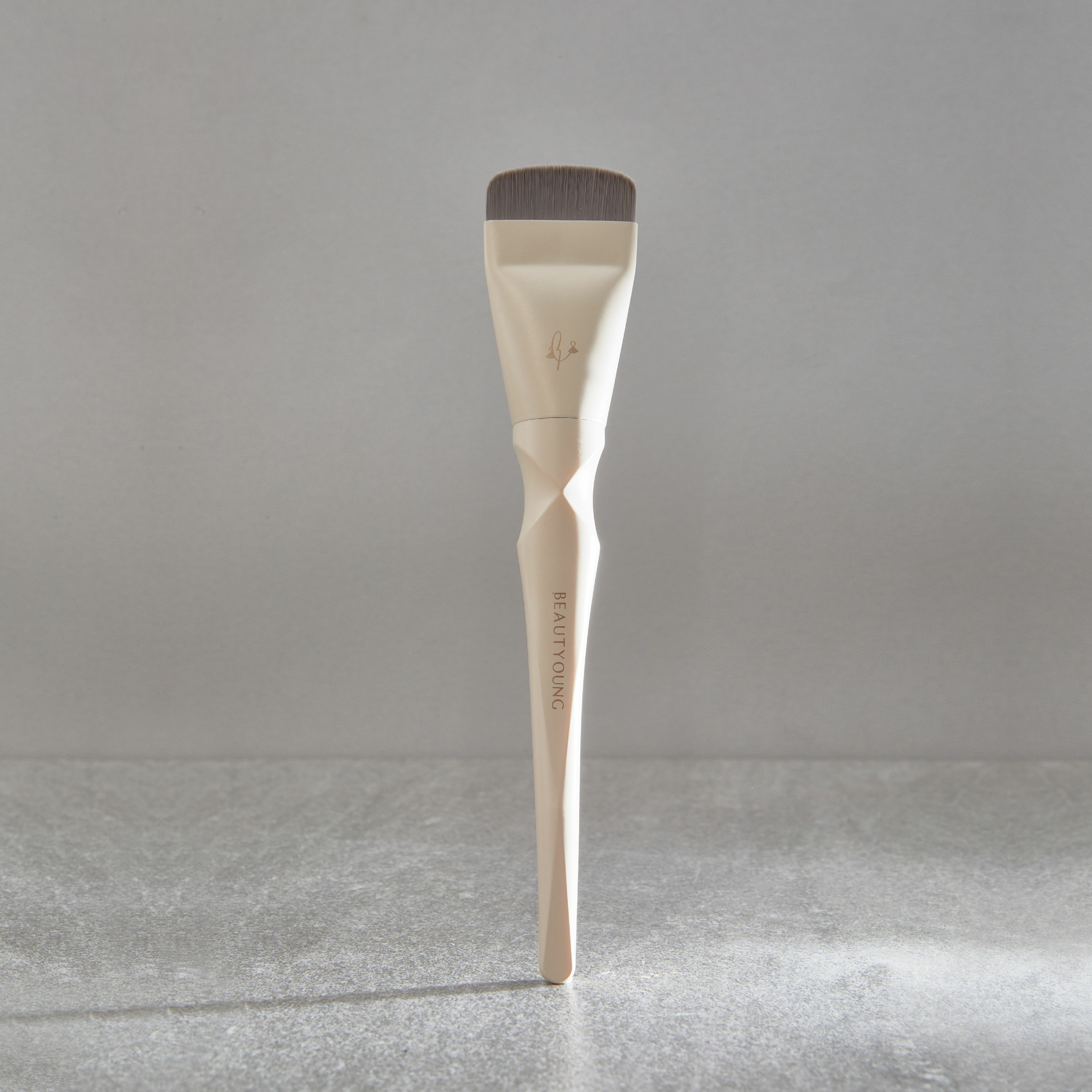 妝漾 《法式奶油系列》超薄一字型粉底刷&nbsp; W03