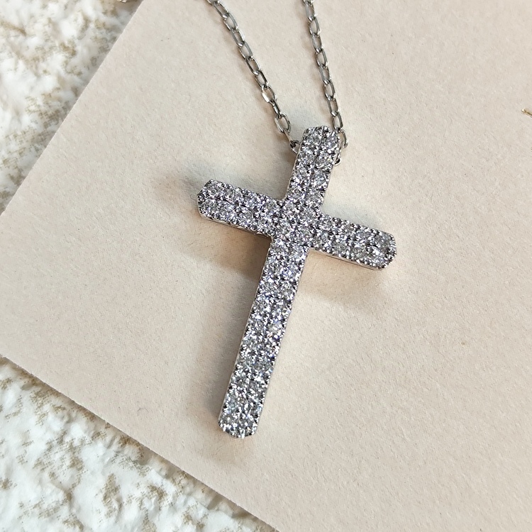 18K白金十字架鑽石頸鏈