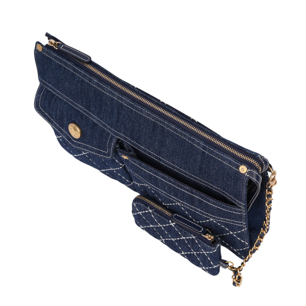 【CHANEL】白色縫線菱格紋丹寧布附小袋手拿包(牛仔藍)AP1016 B01897 N5398