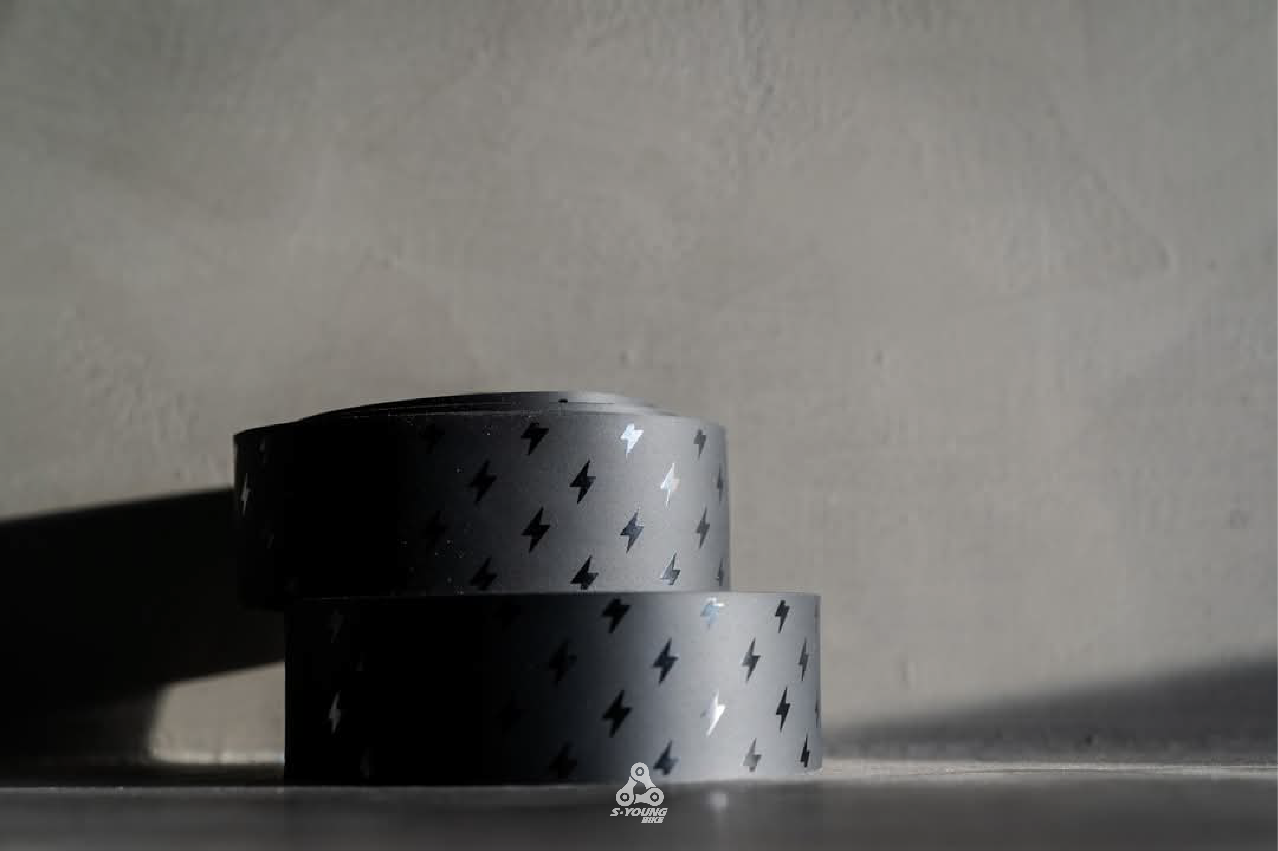 現貨【BURGH】Lightning 把帶 / Stealth 黑閃電