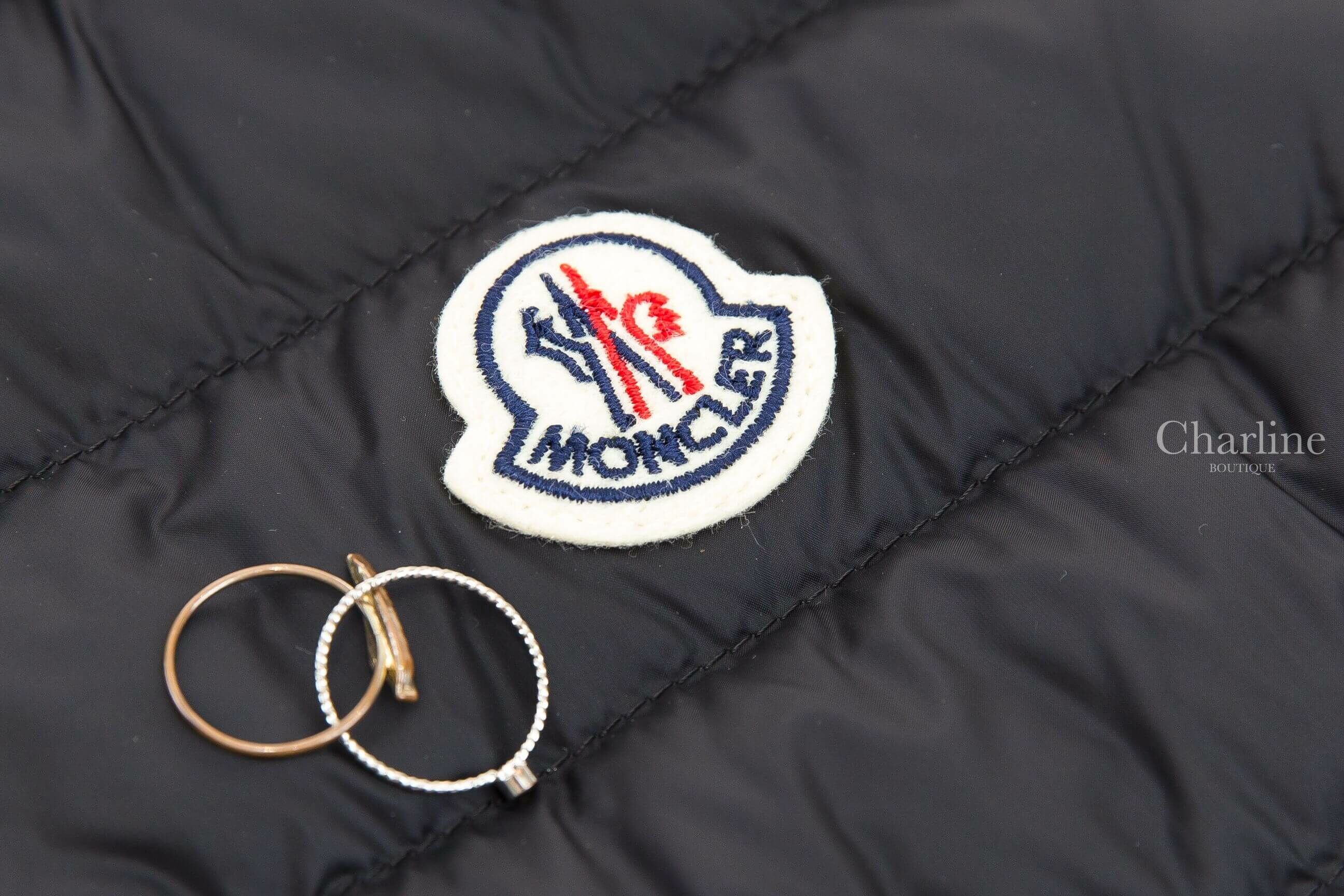 Moncler Igens Down Gilet 黑色小立領拉鍊口袋傘狀羽絨背心