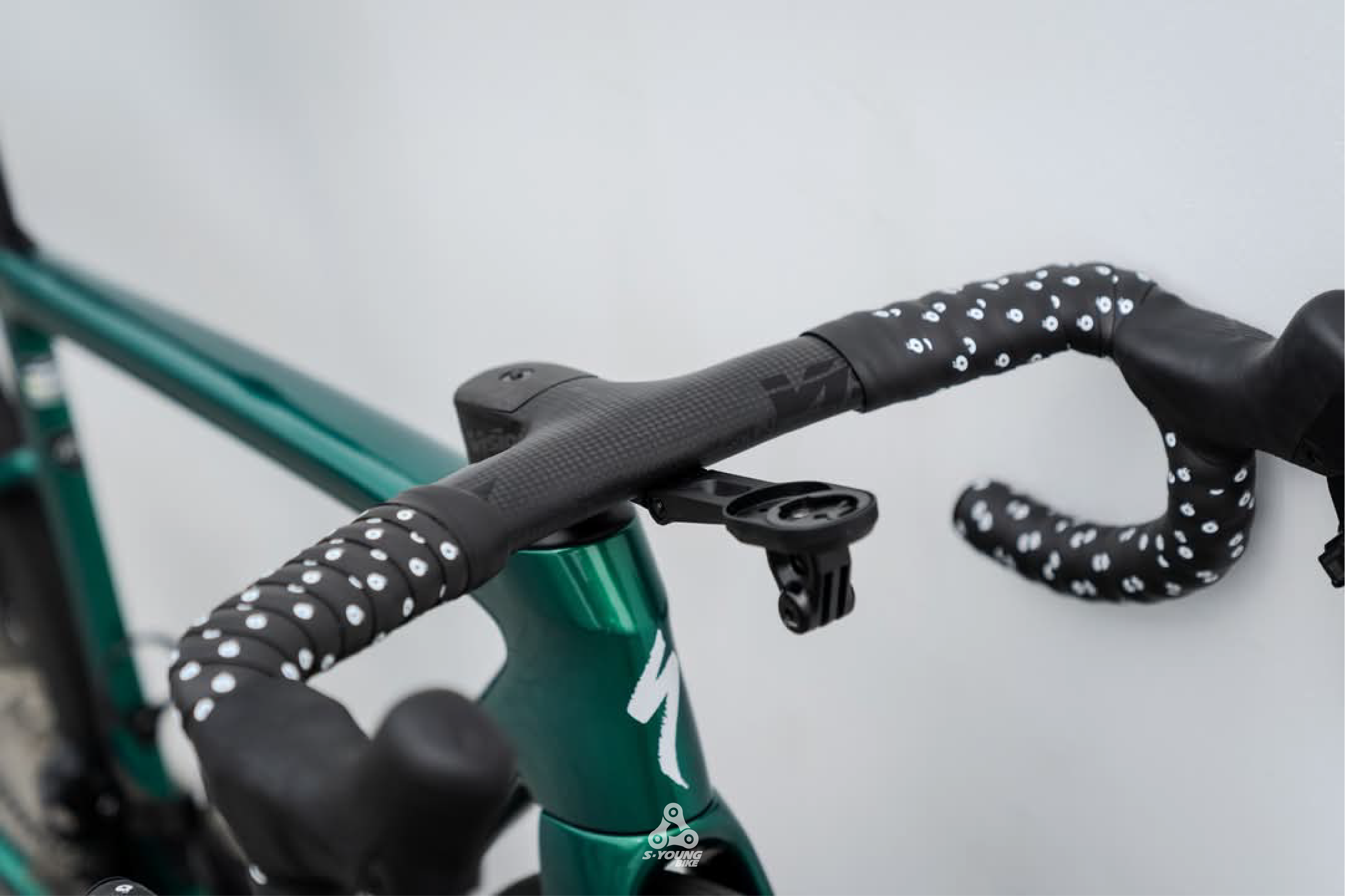 【BURGH】Wattbombs White 把帶 / 炸彈 白